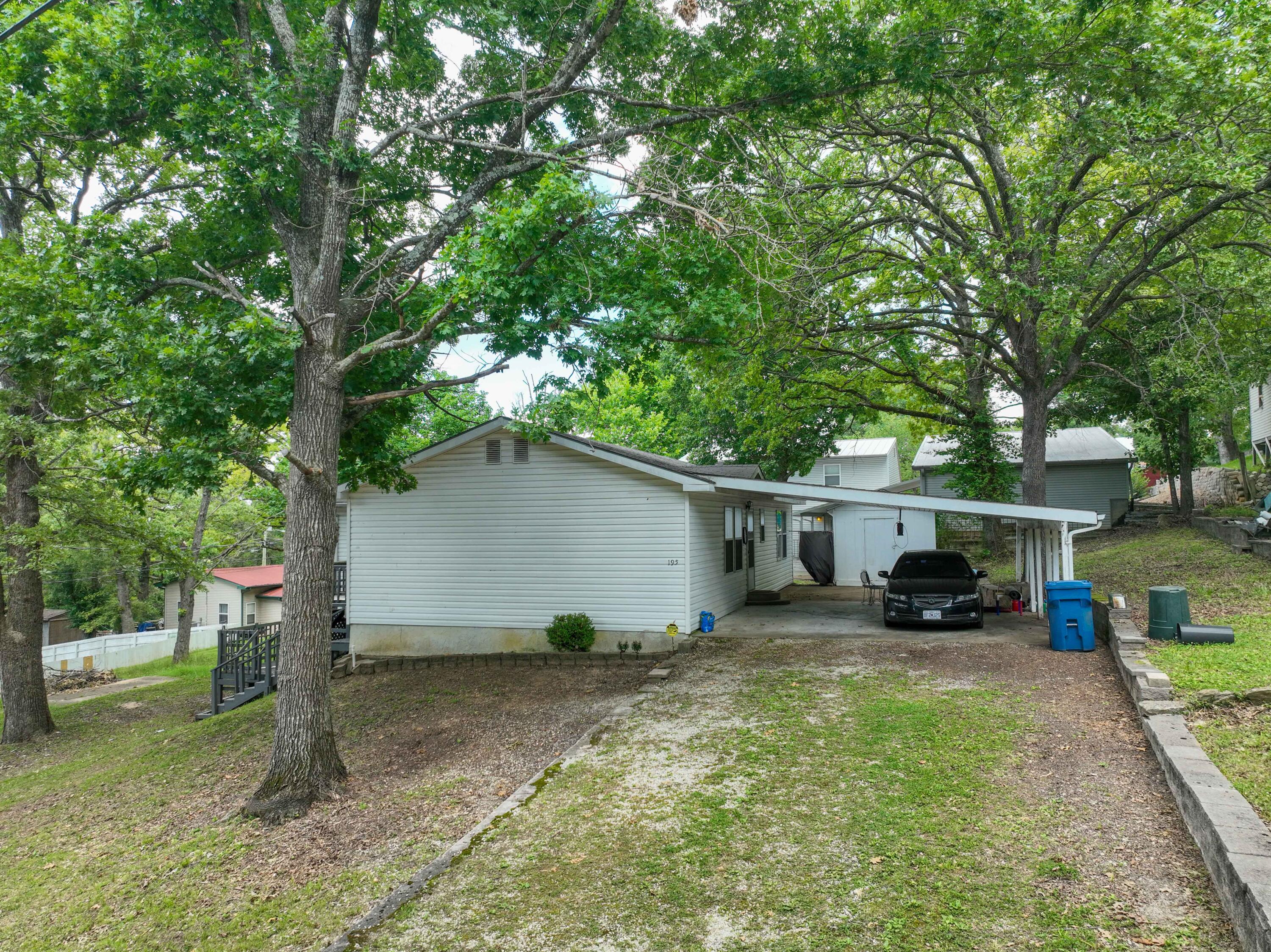 195 Redbud Avenue Property Photo 6