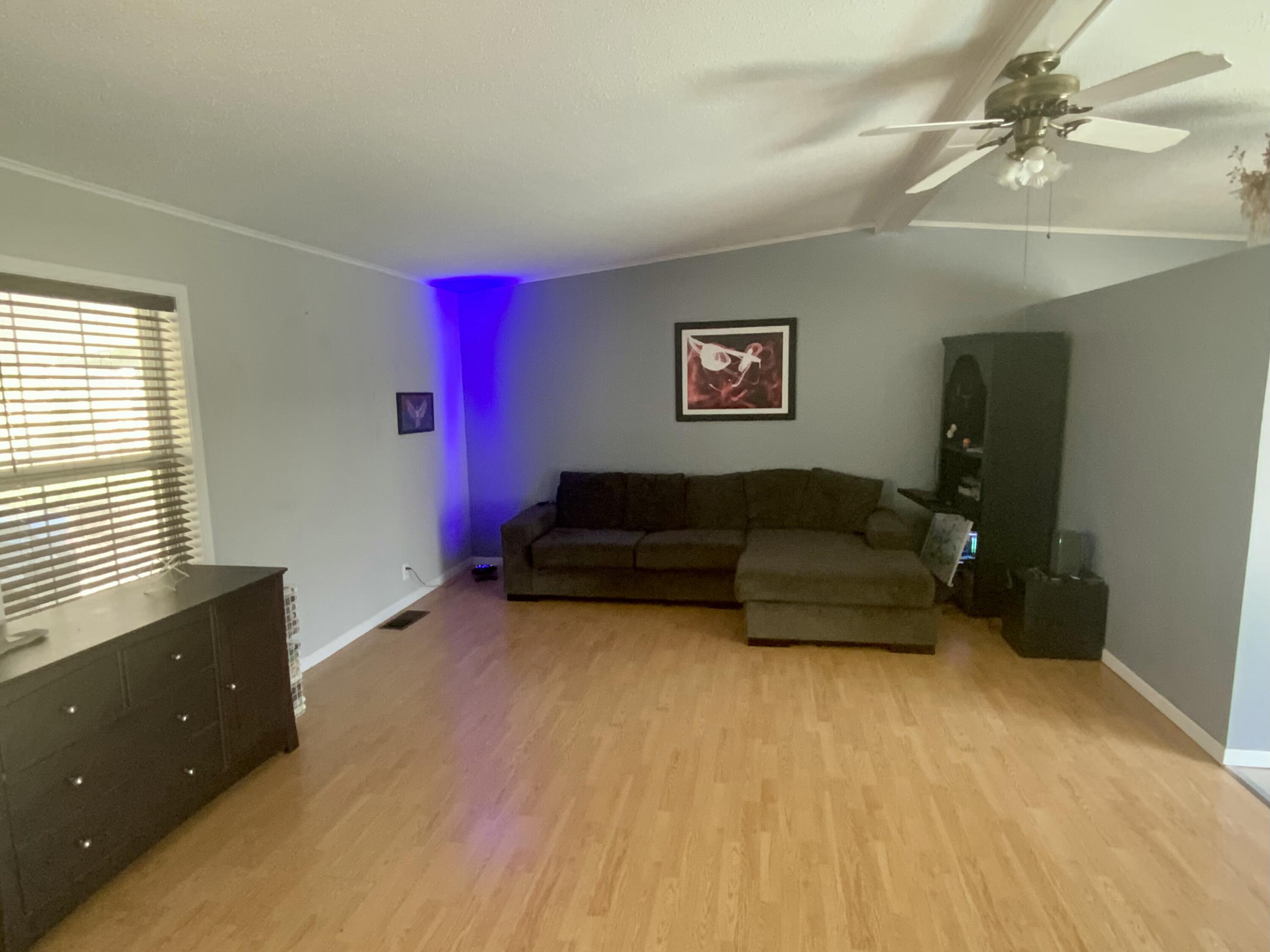 195 Redbud Avenue Property Photo 10