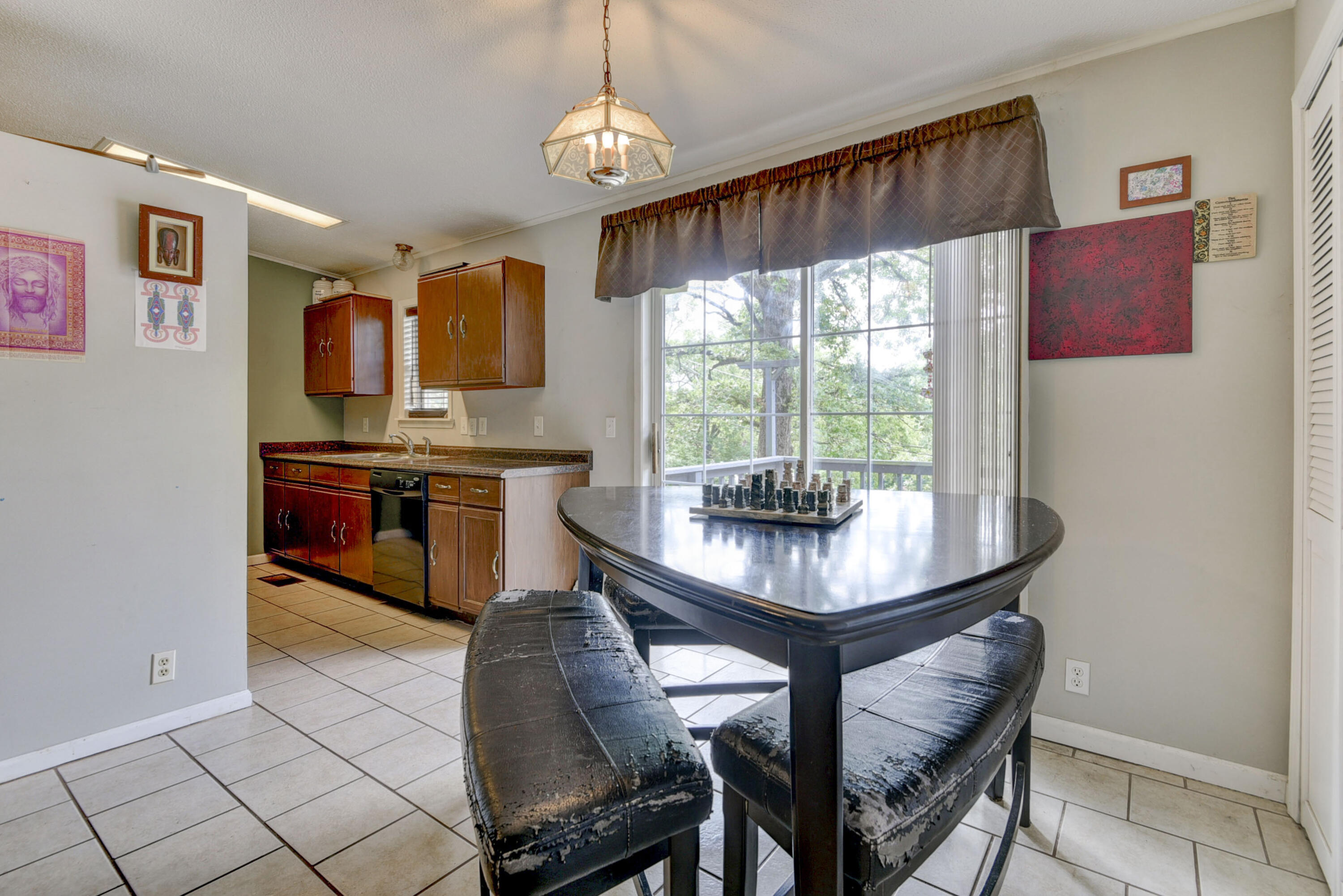 195 Redbud Avenue Property Photo 11