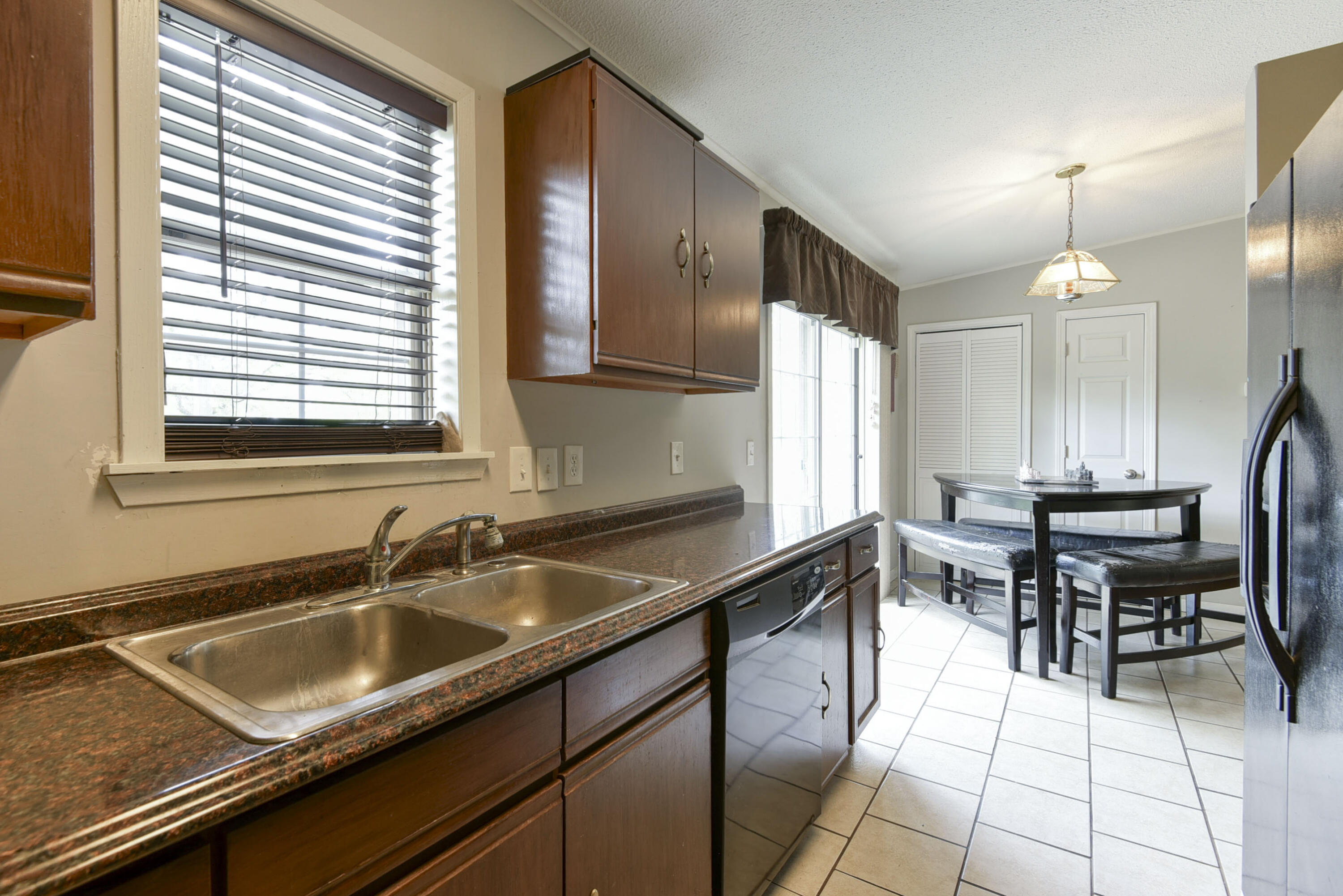 195 Redbud Avenue Property Photo 12
