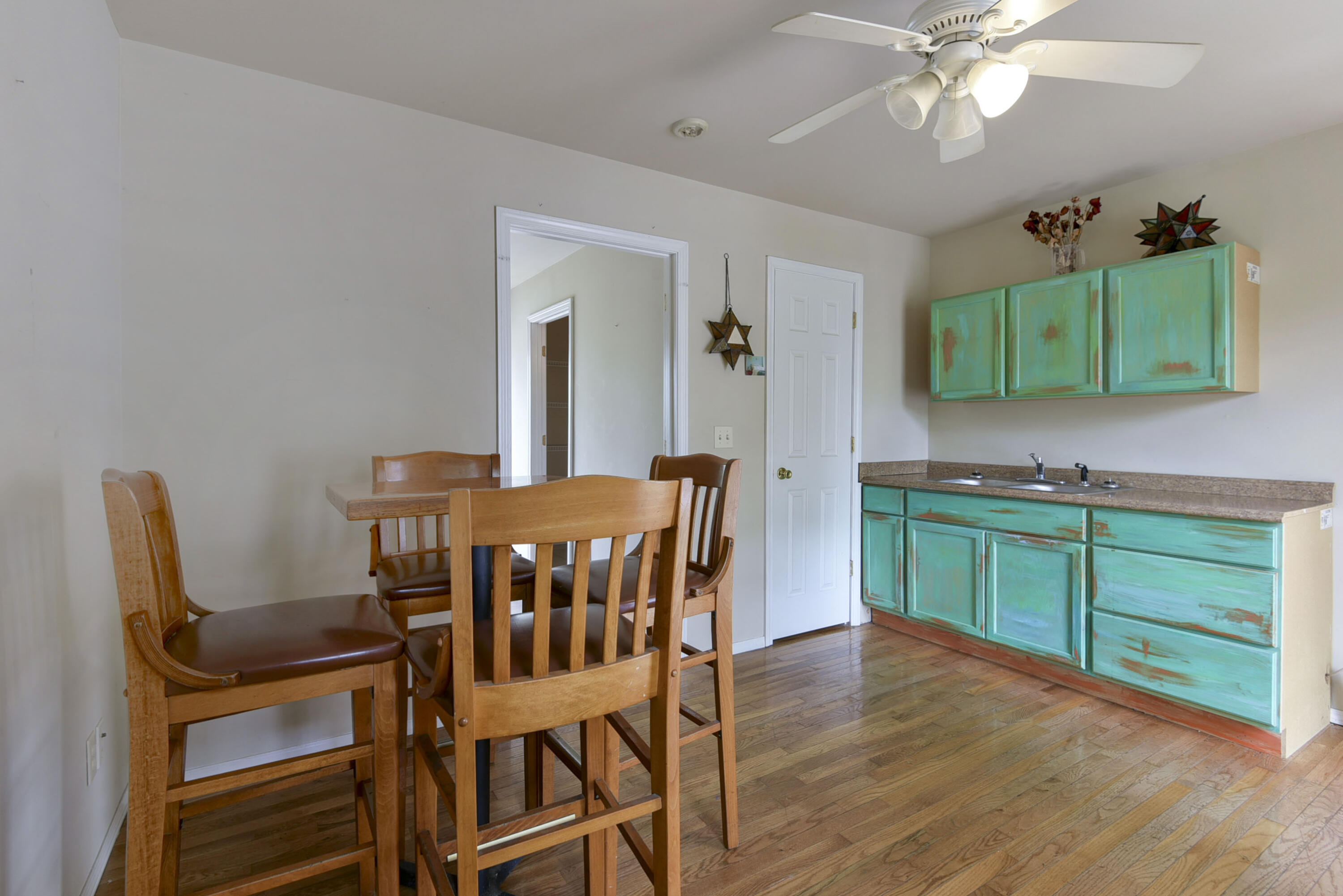195 Redbud Avenue Property Photo 21