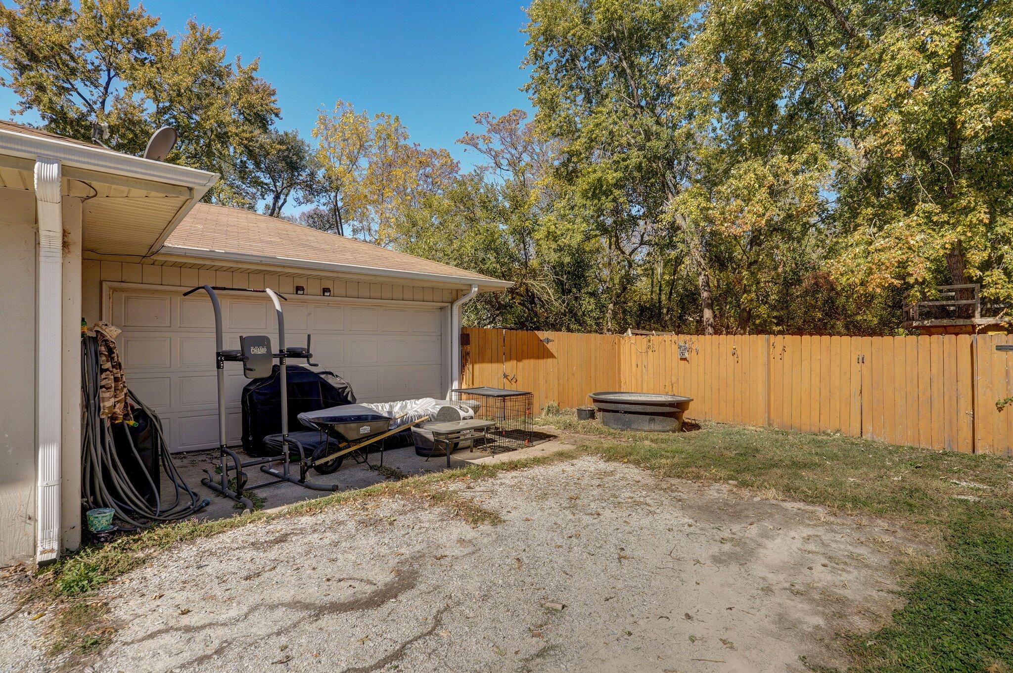 405 East Lynn Street Property Photo 19