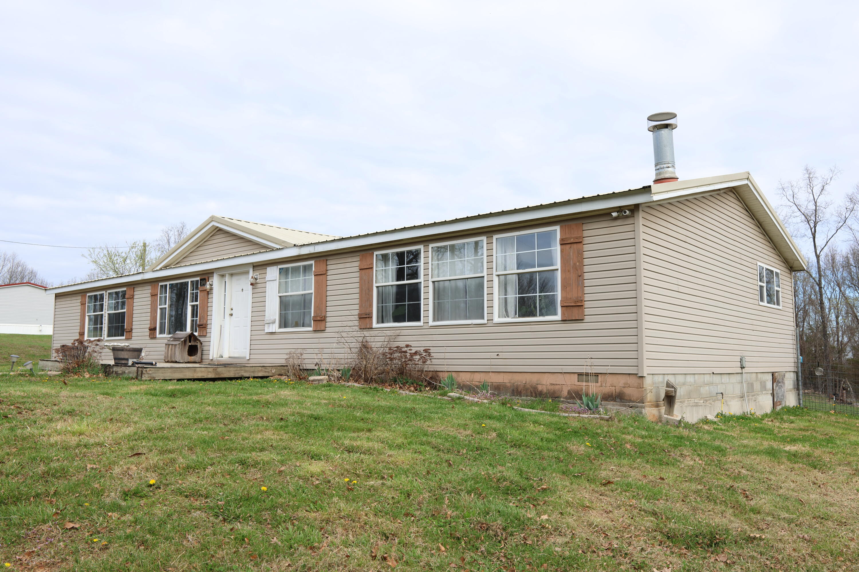 1348 Black Horse Road Property Photo 3