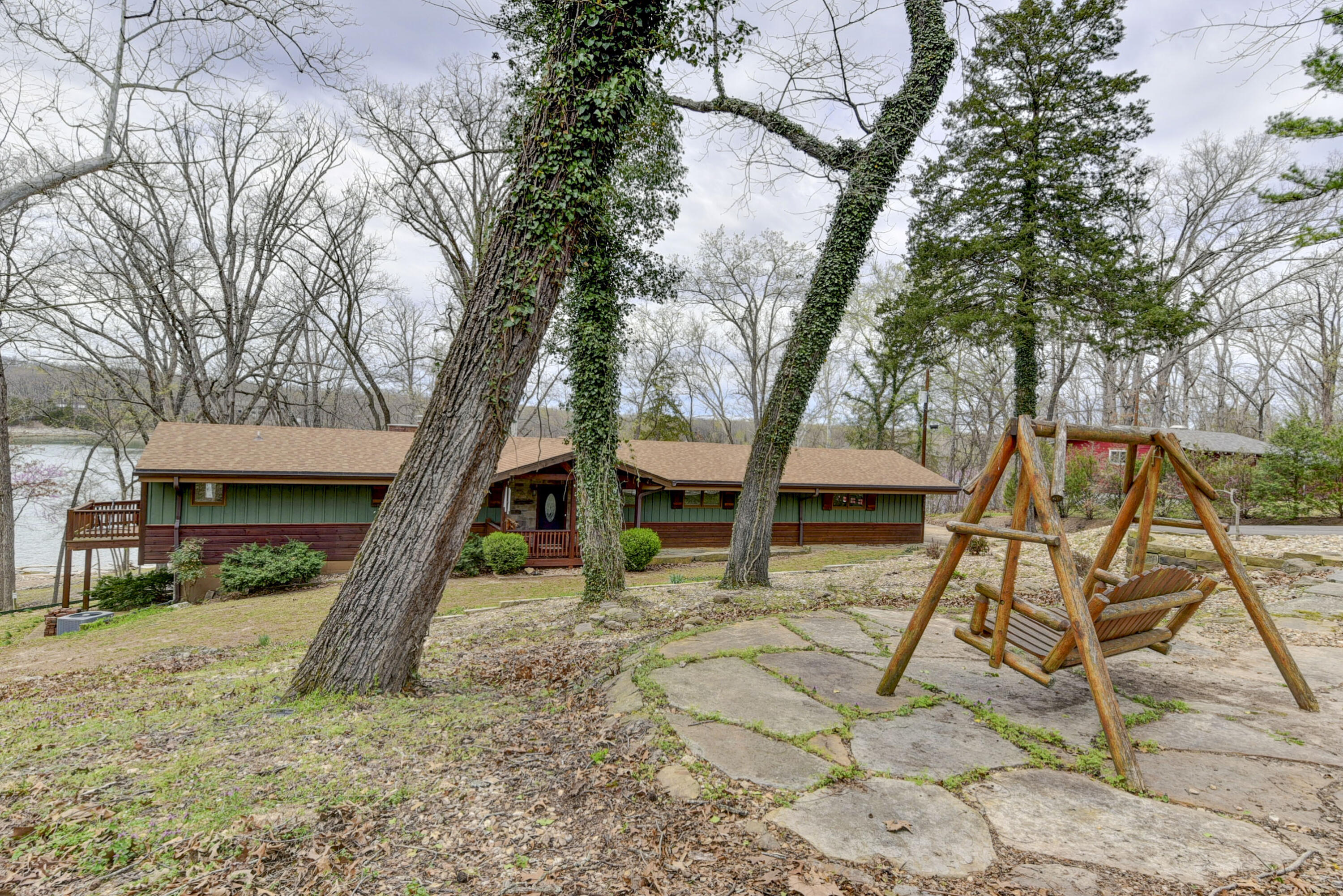 24275 Green Shores Drive Property Photo 3