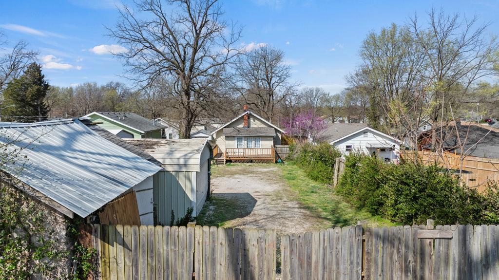 752 South S. Nettleton Avenue Property Photo 5