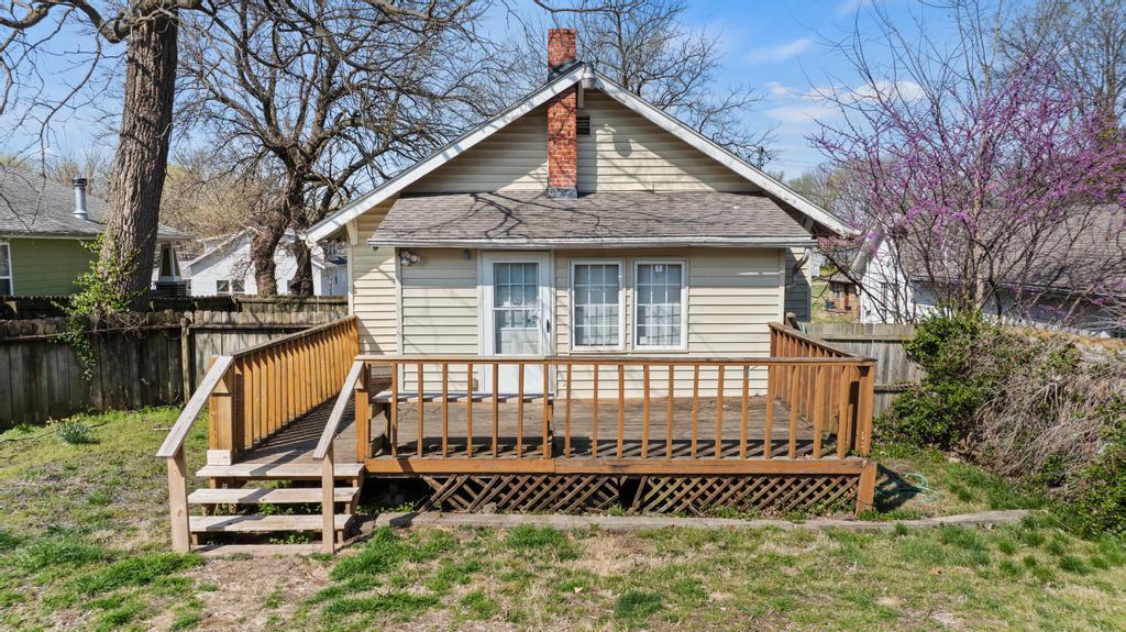 752 South S. Nettleton Avenue Property Photo 6