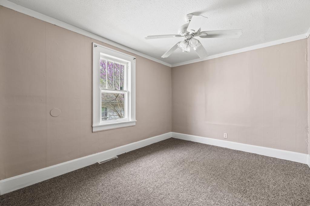 752 South S. Nettleton Avenue Property Photo 15