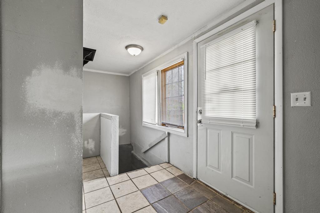 752 South S. Nettleton Avenue Property Photo 21