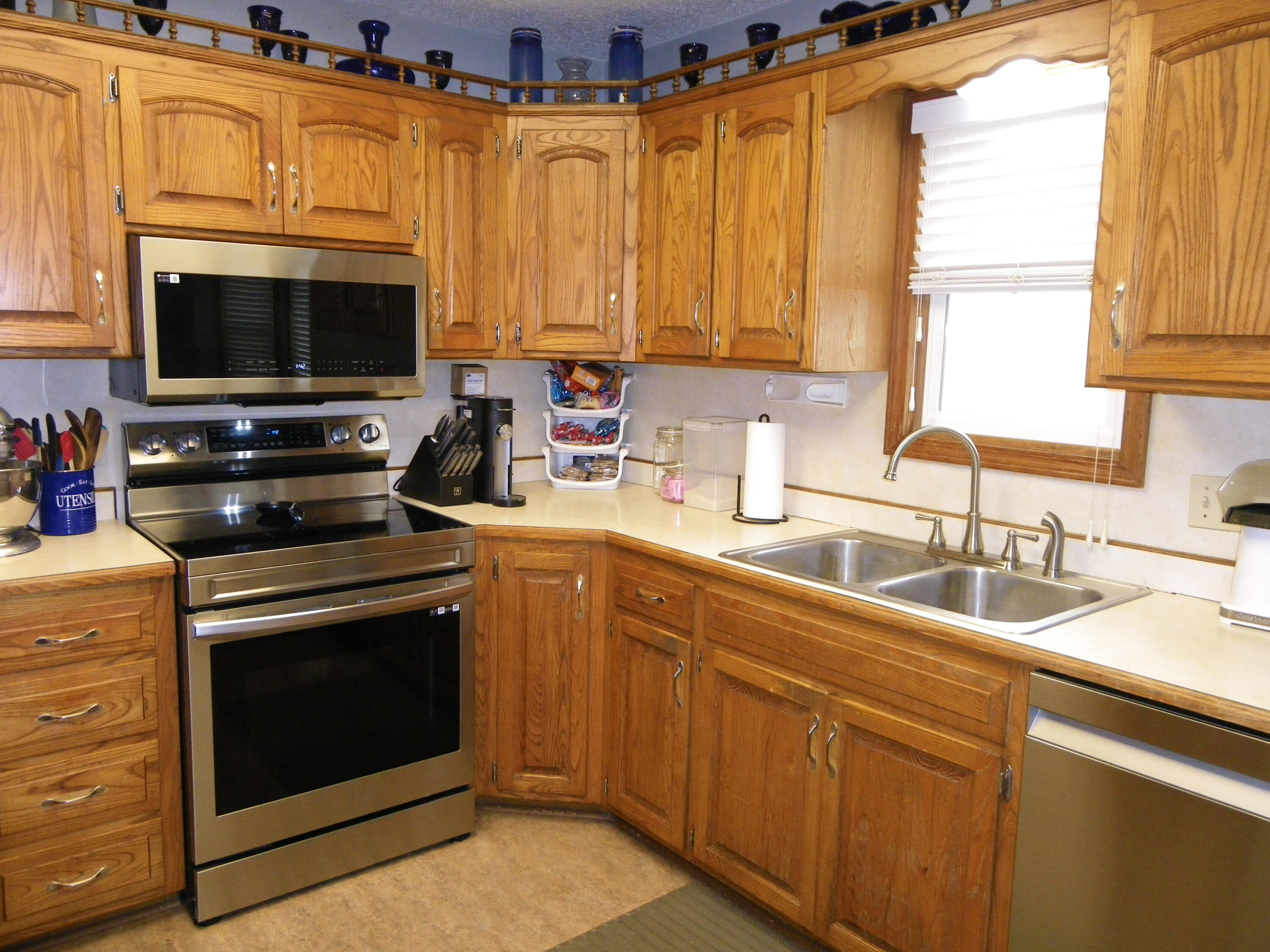 1300 East Rainey Street Property Photo 3