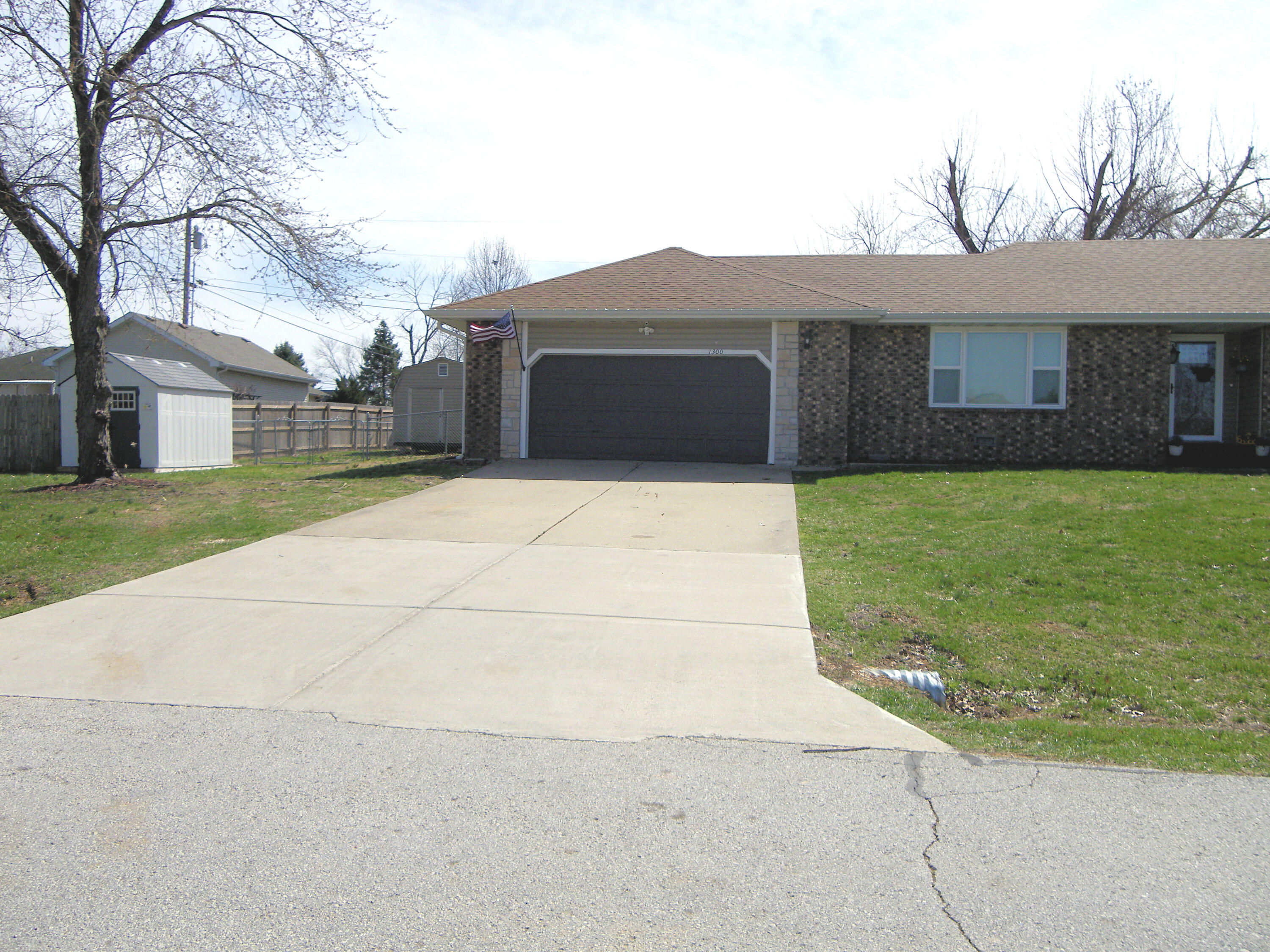 1300 East Rainey Street Property Photo 5
