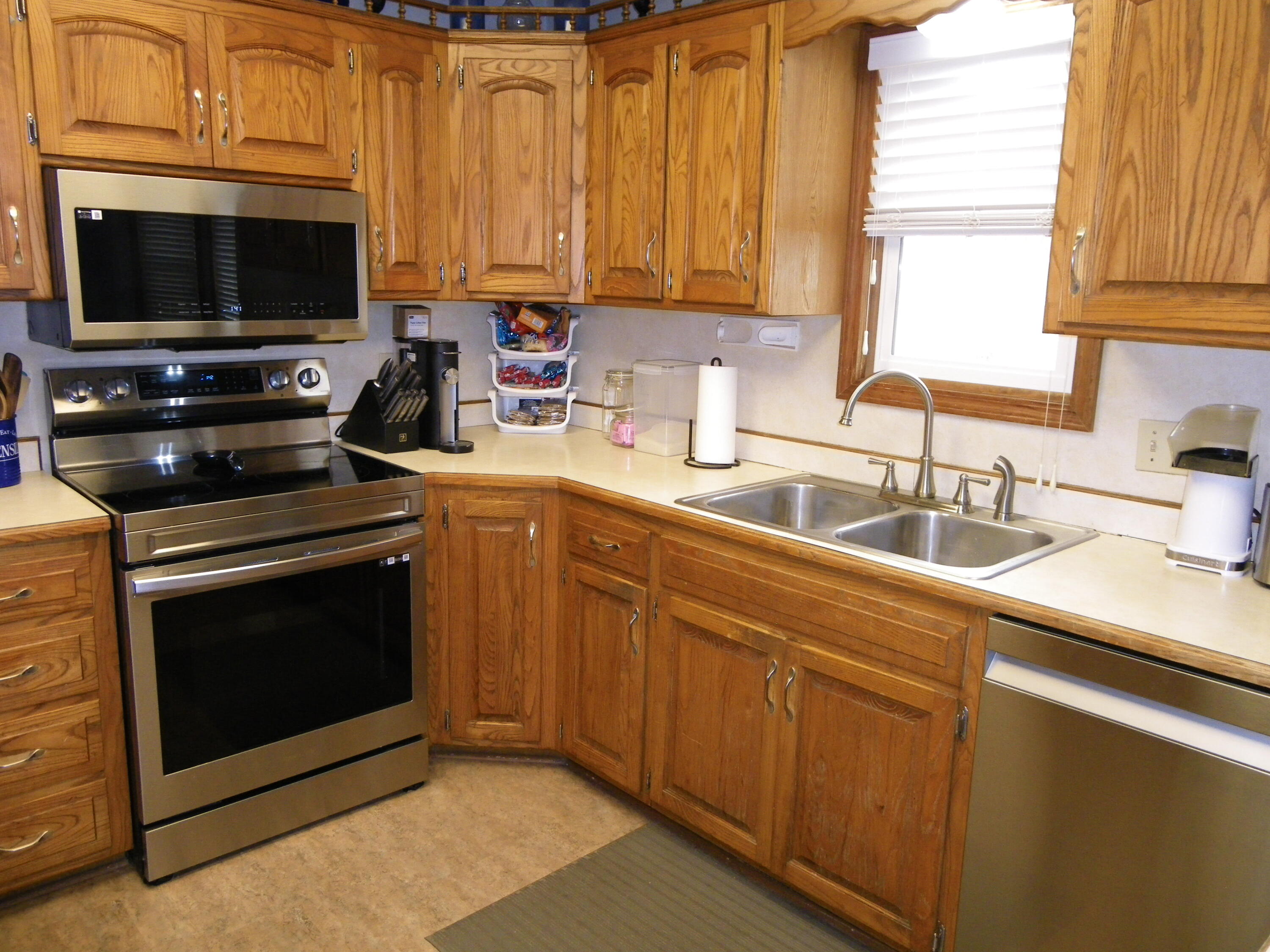 1300 East Rainey Street Property Photo 16