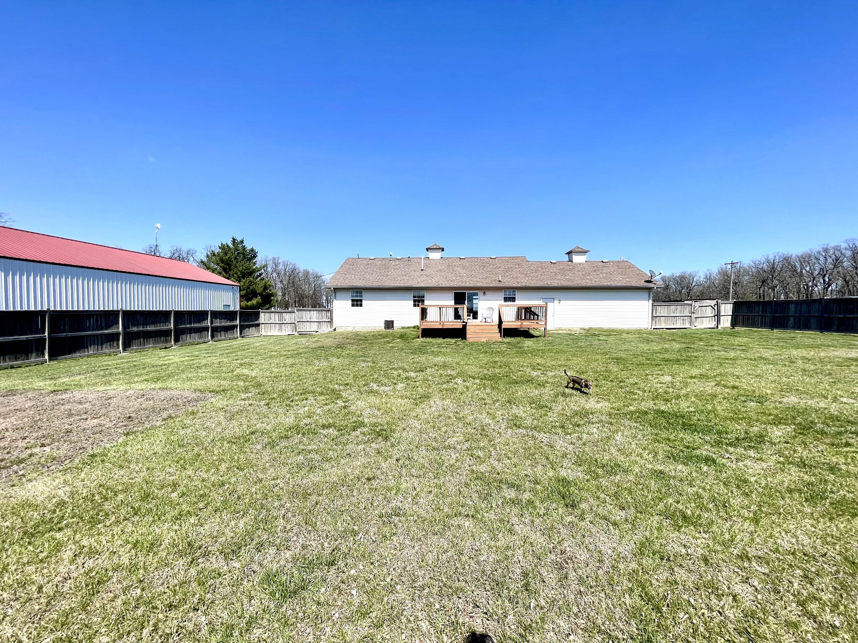 10743 Farm Road 2030 Property Photo 5