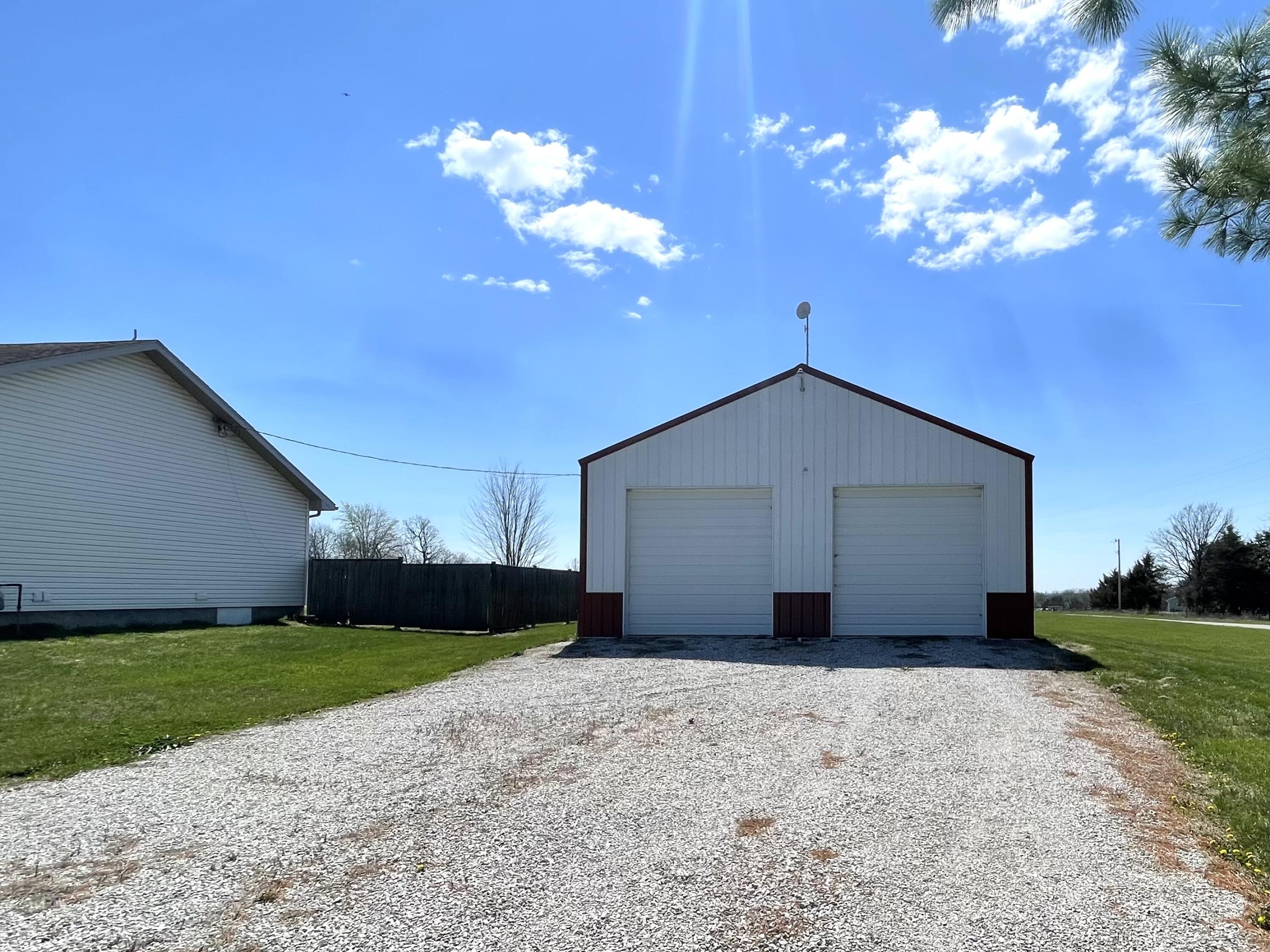 10743 Farm Road 2030 Property Photo 33