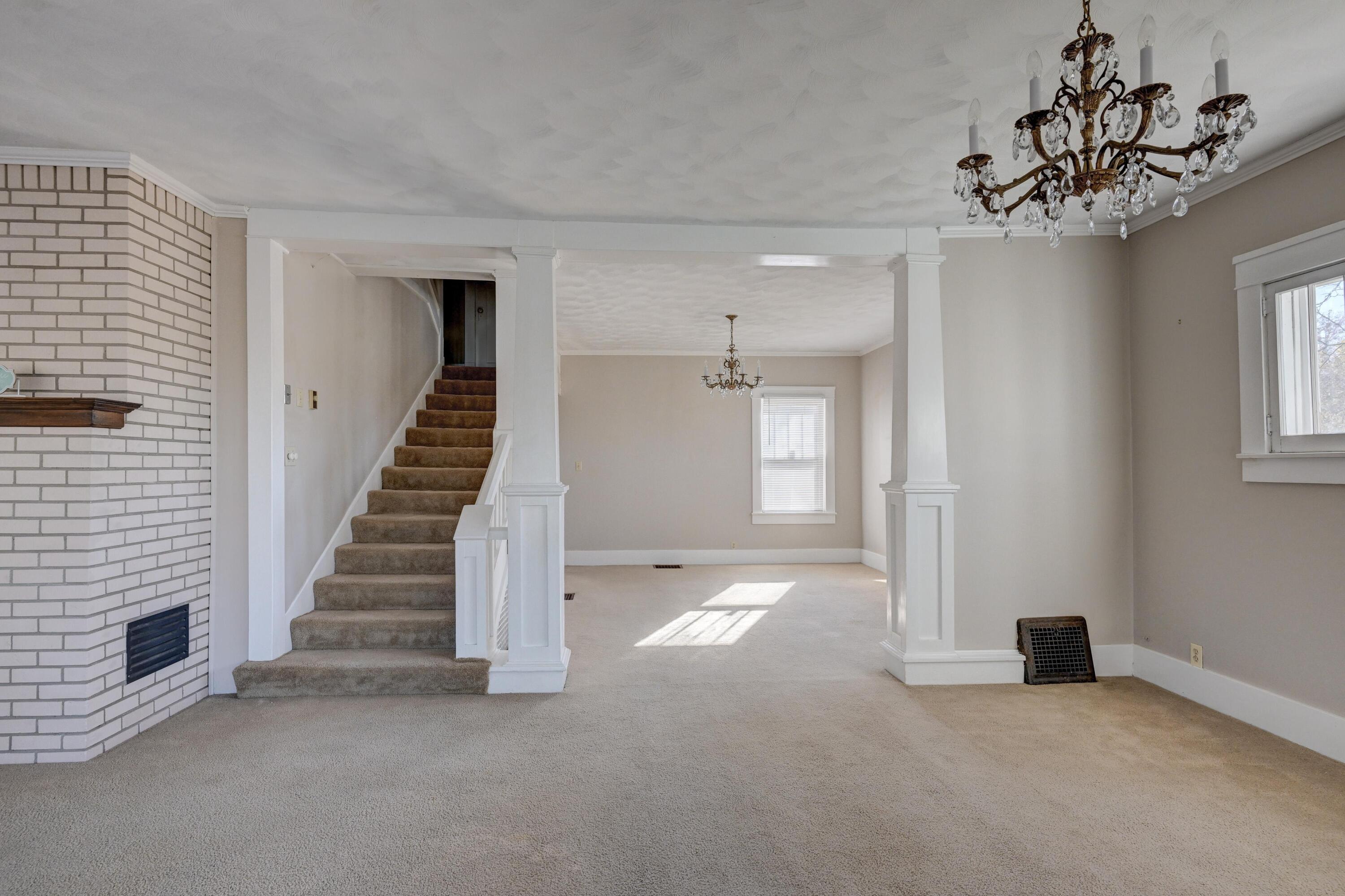 215 East Mckinney Street Property Photo 7