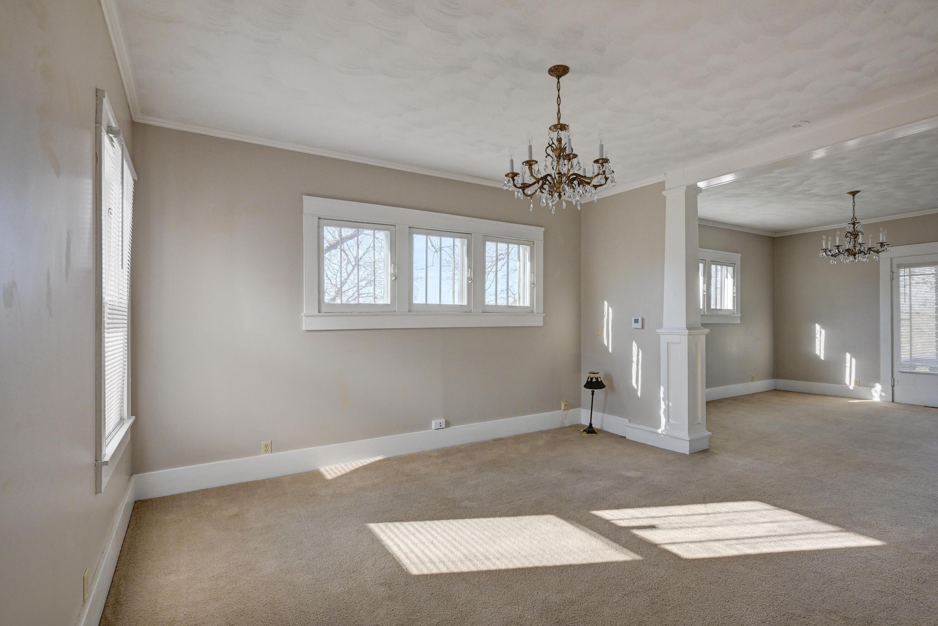 215 East Mckinney Street Property Photo 14
