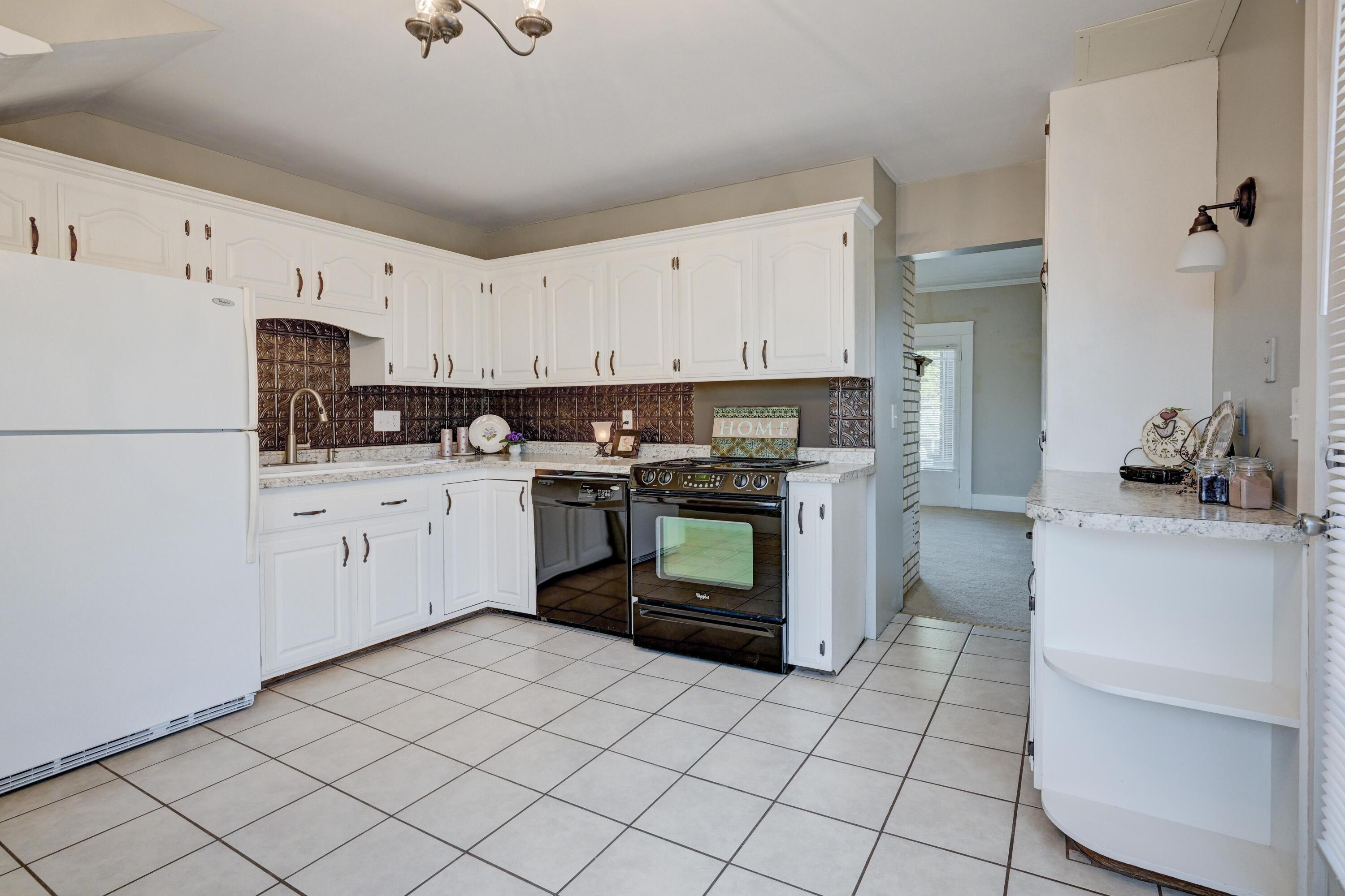 215 East Mckinney Street Property Photo 15