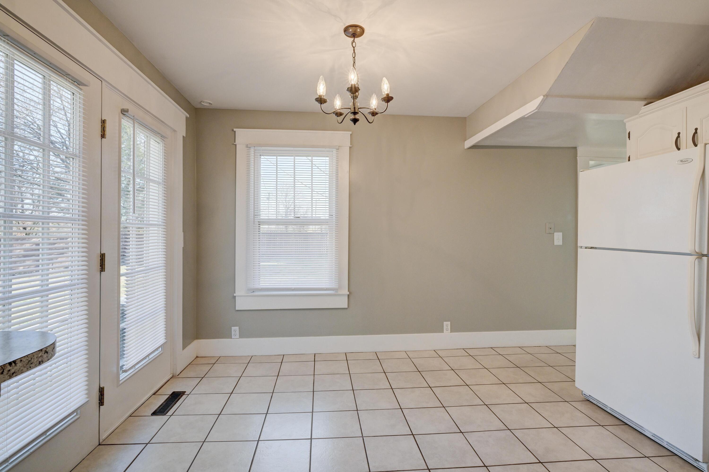 215 East Mckinney Street Property Photo 17
