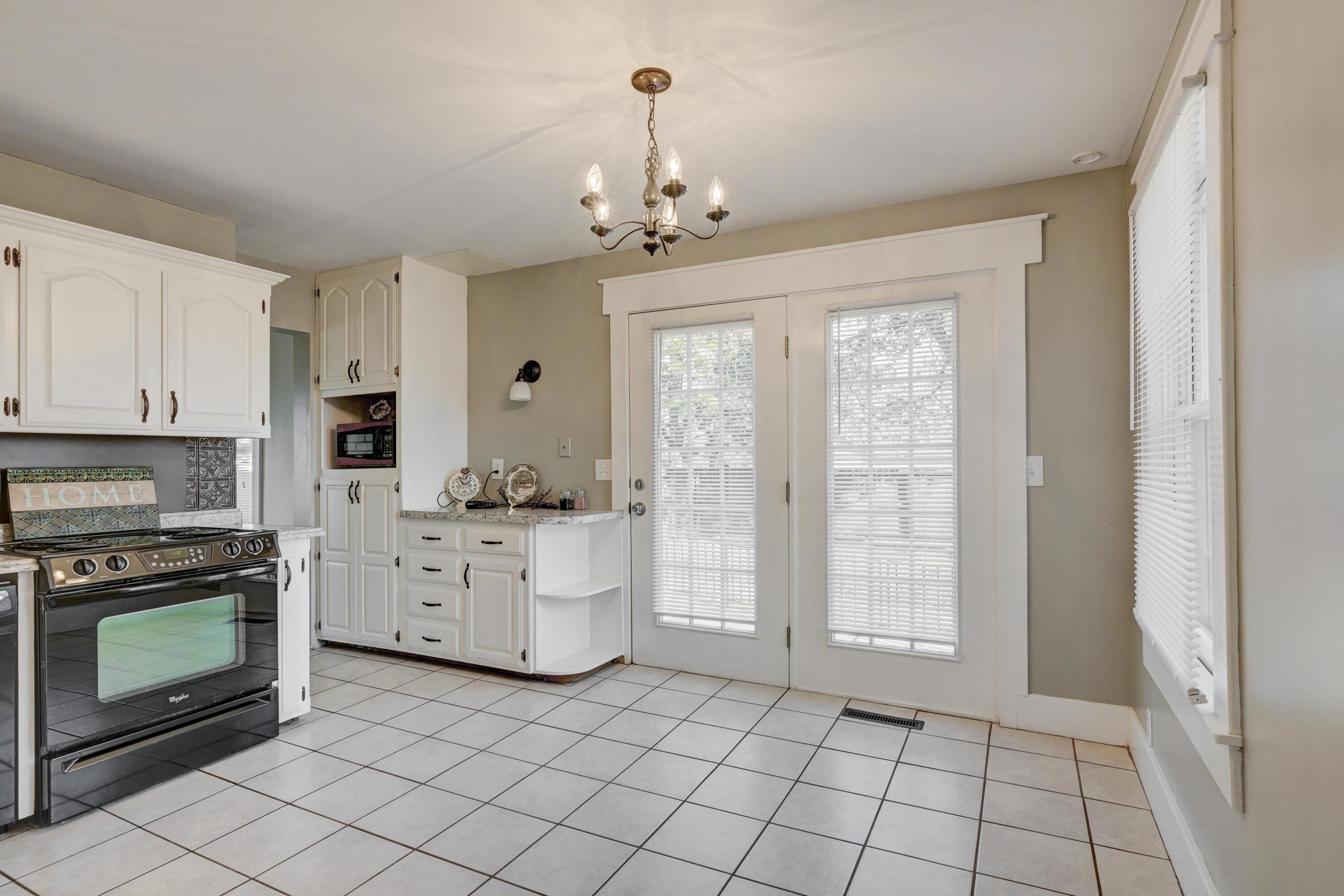215 East Mckinney Street Property Photo 19