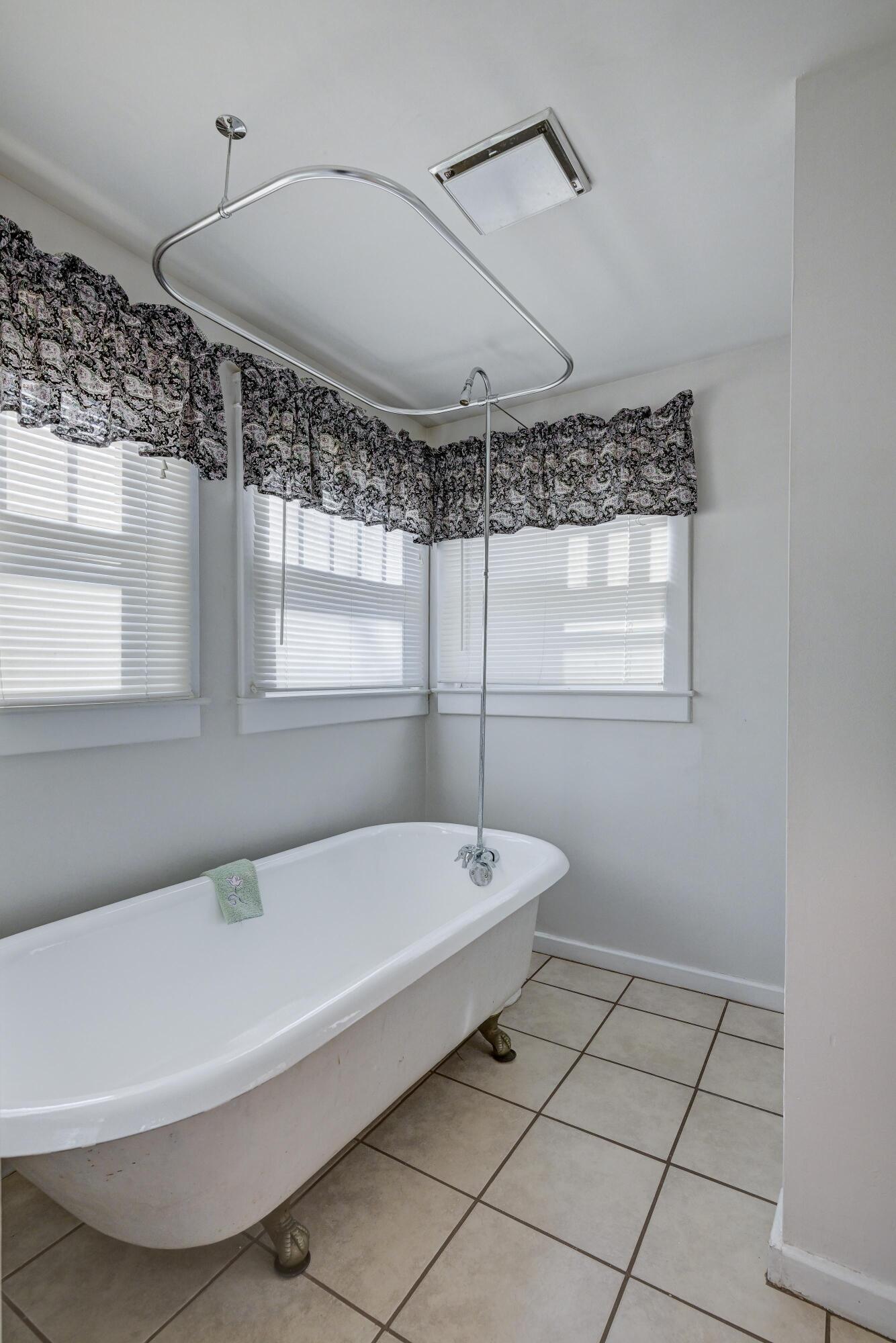 215 East Mckinney Street Property Photo 20