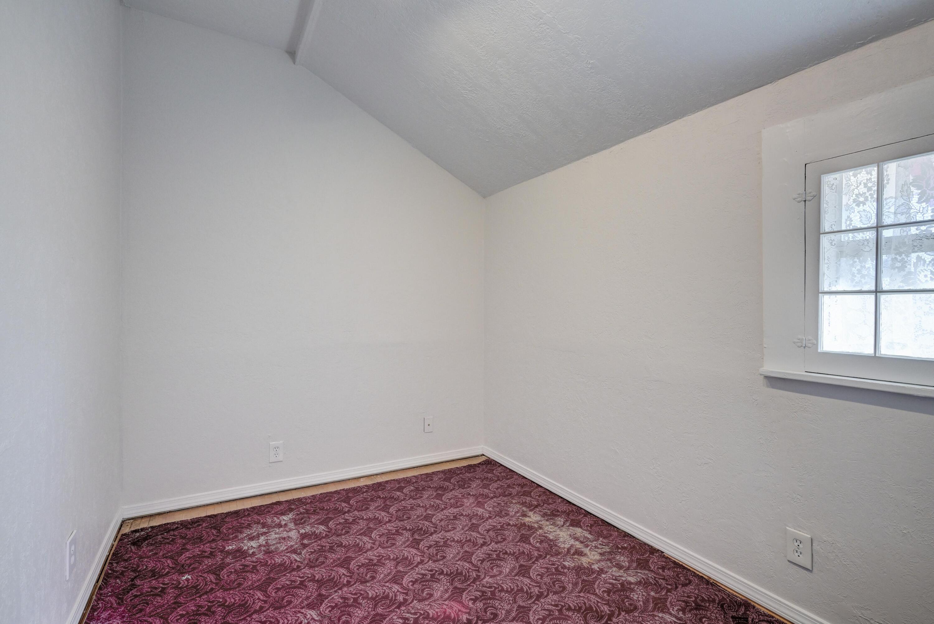 215 East Mckinney Street Property Photo 23