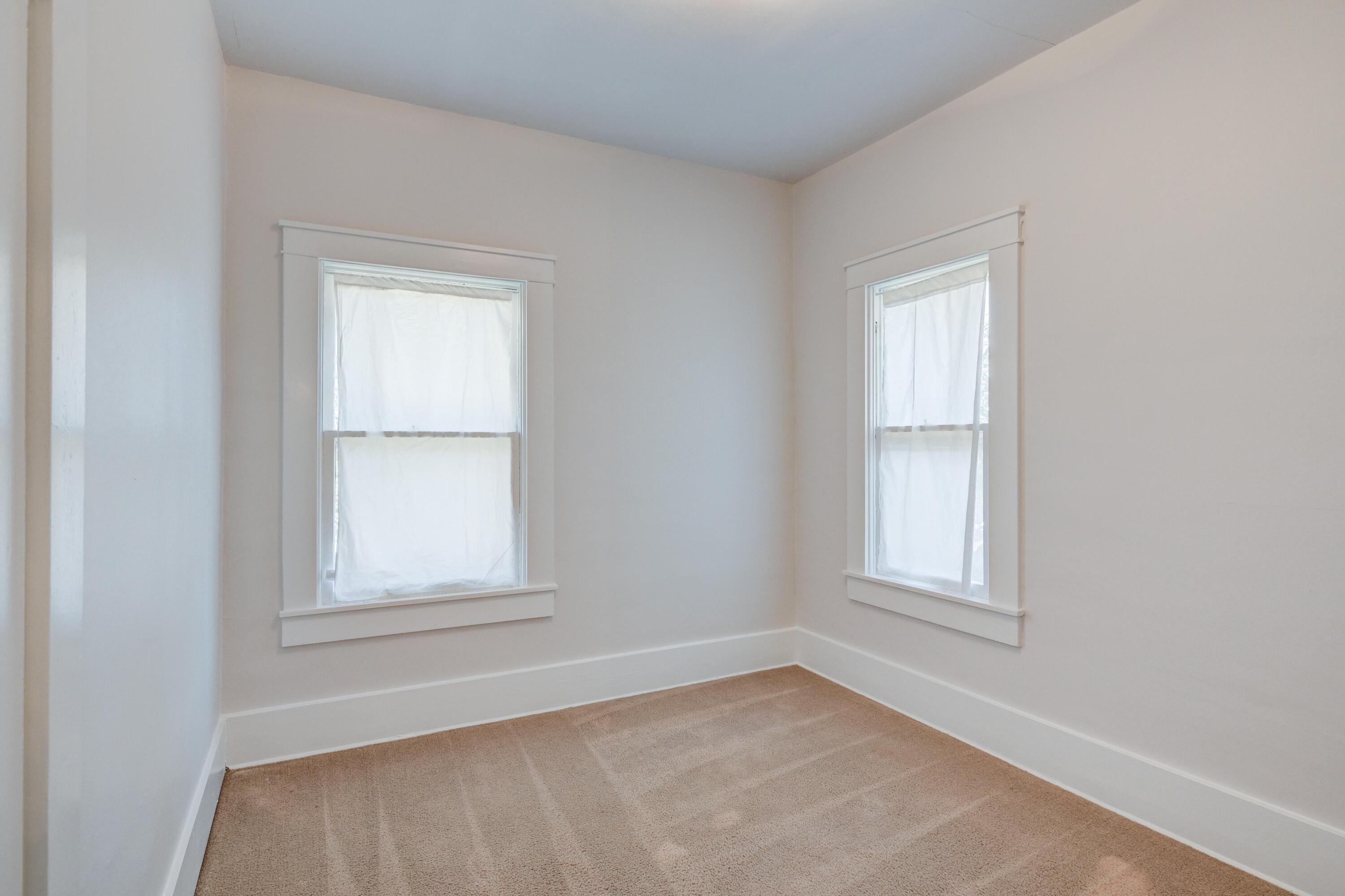 215 East Mckinney Street Property Photo 29