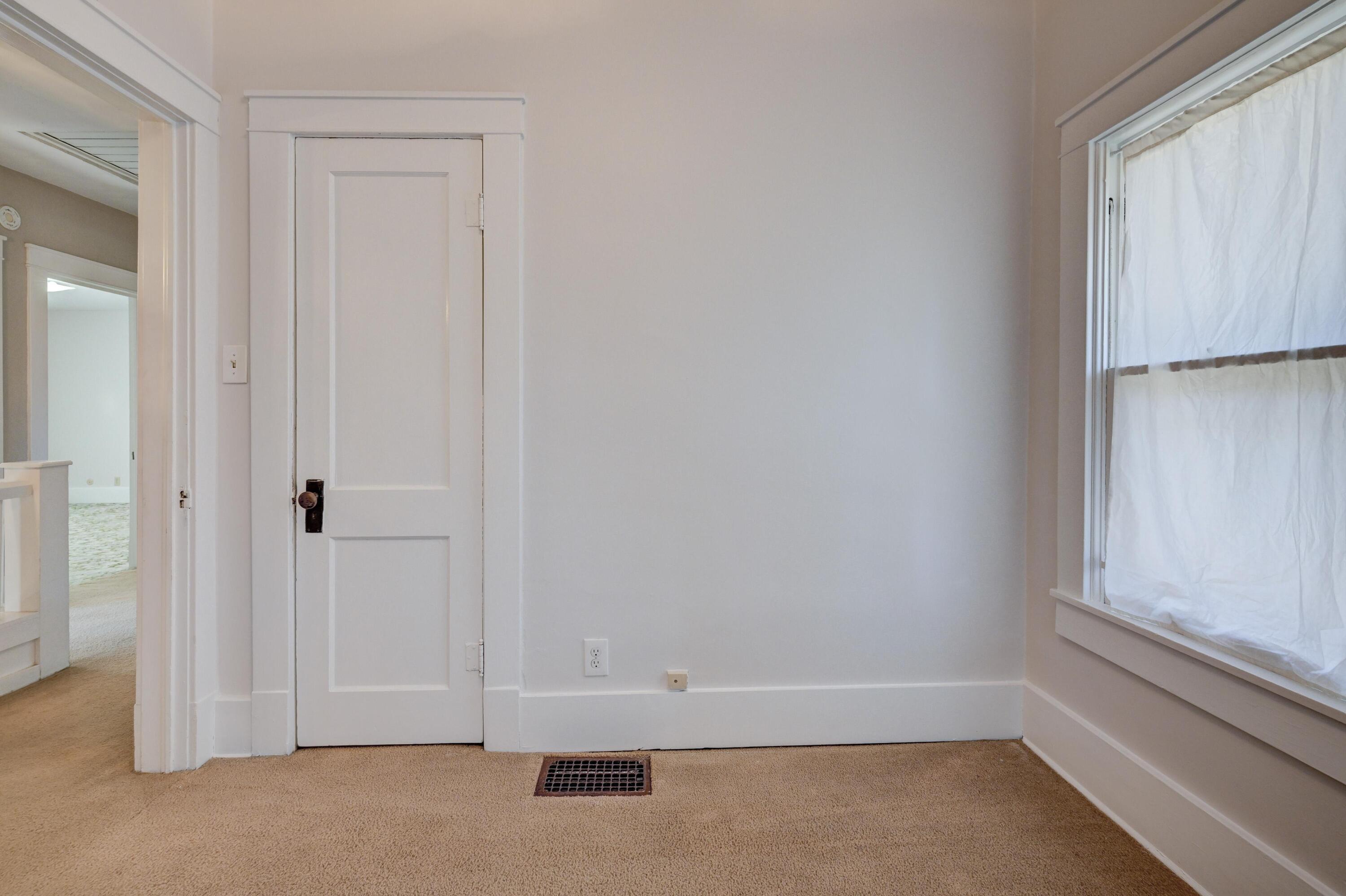 215 East Mckinney Street Property Photo 31