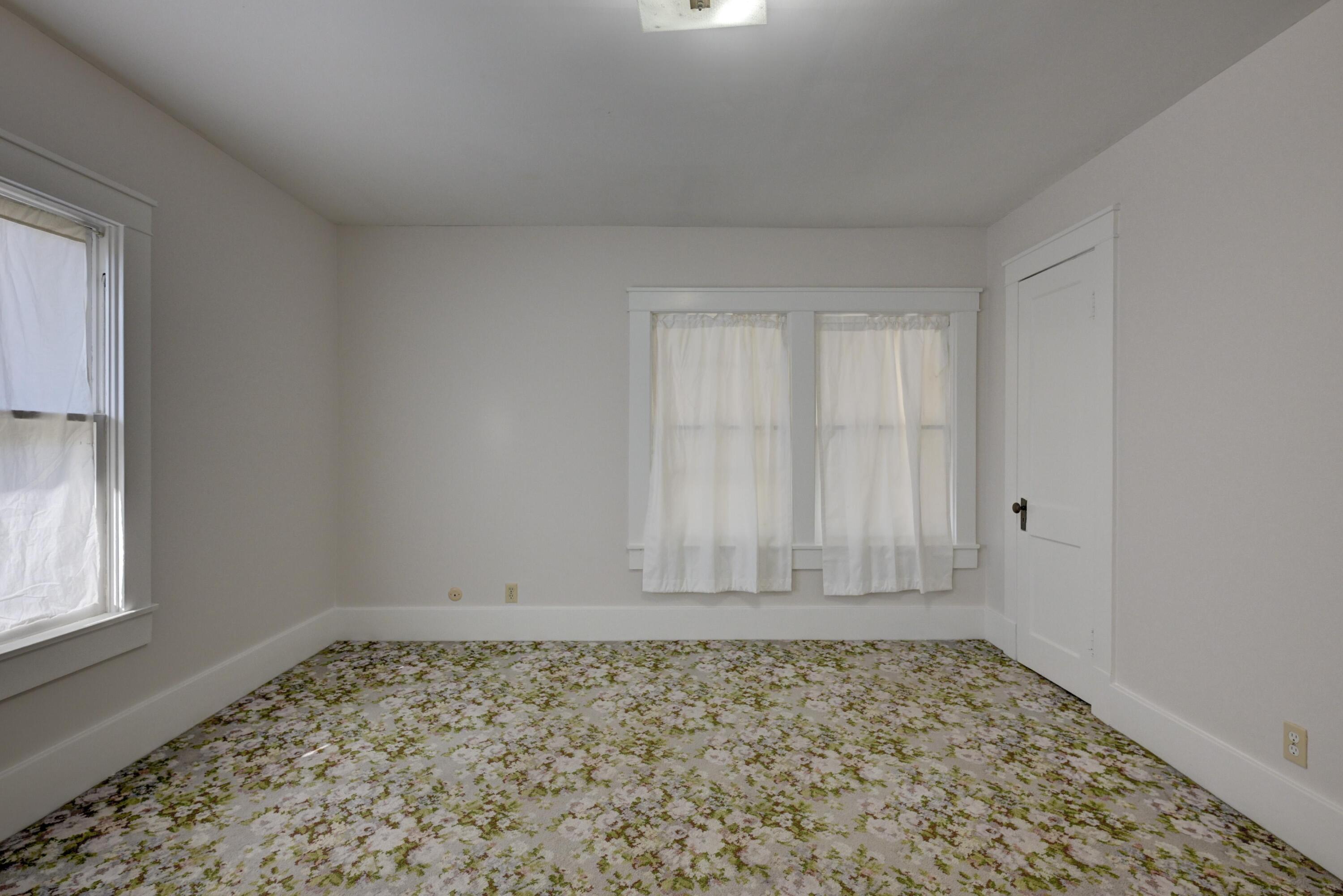 215 East Mckinney Street Property Photo 36