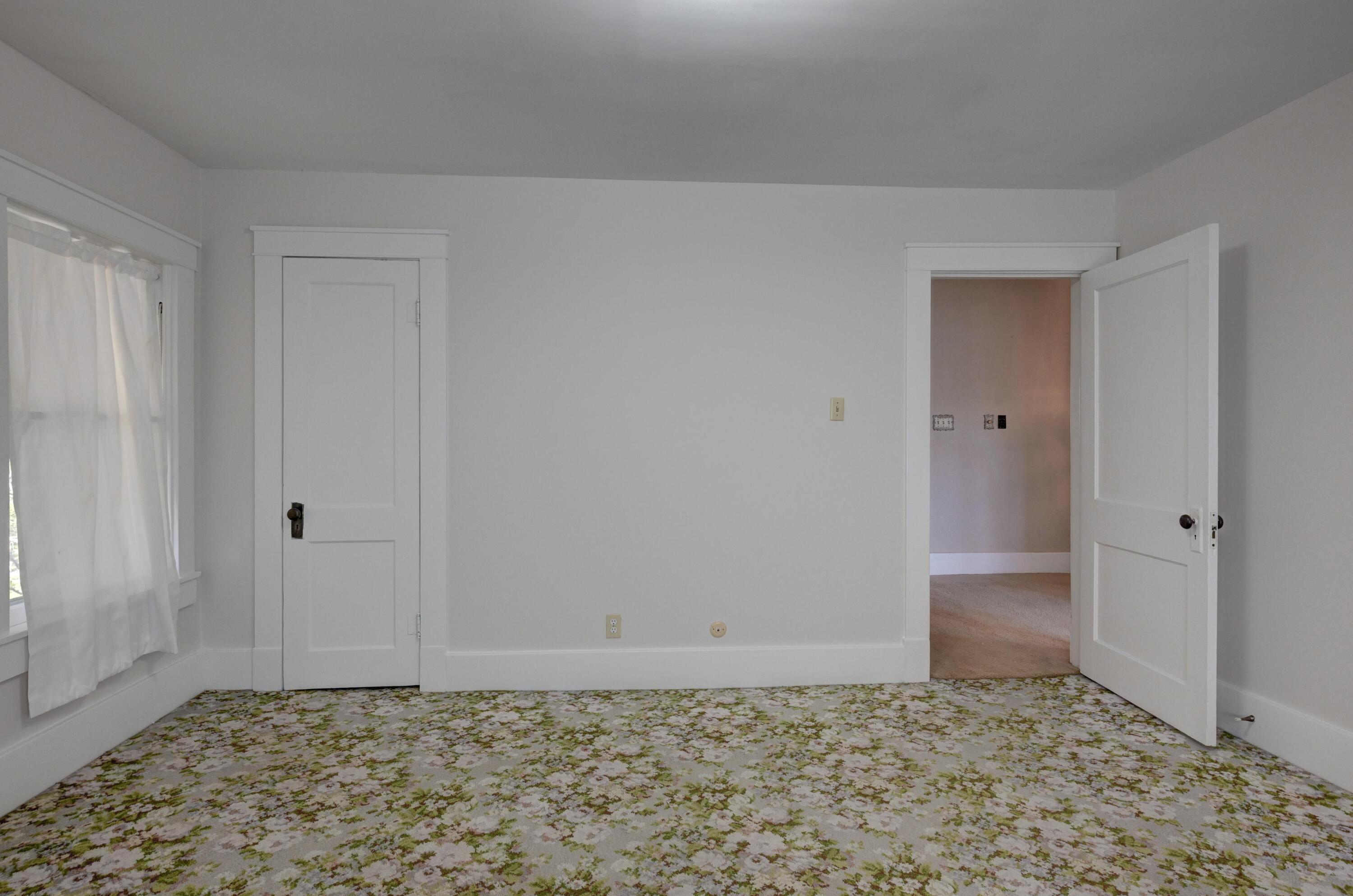 215 East Mckinney Street Property Photo 38