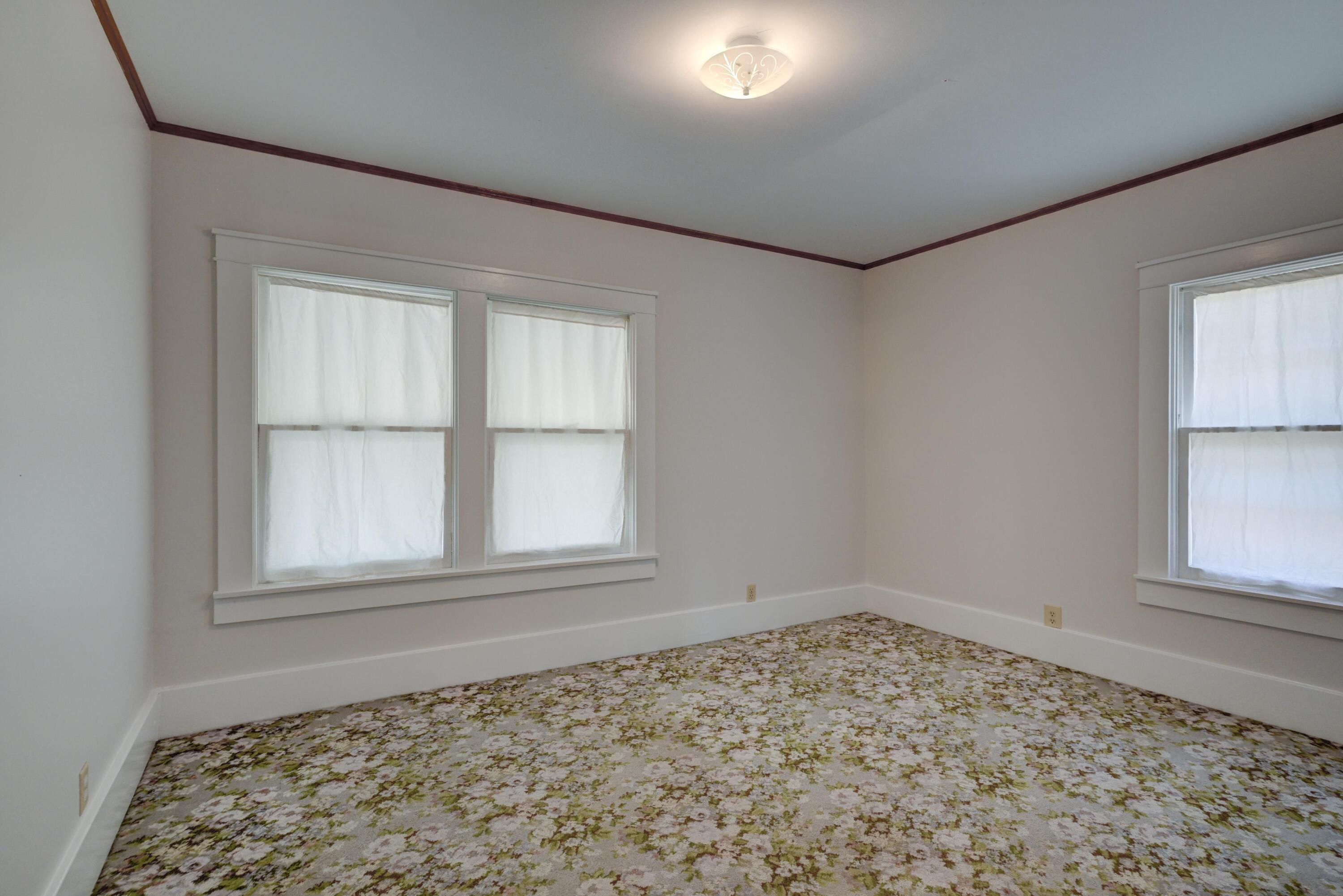 215 East Mckinney Street Property Photo 40