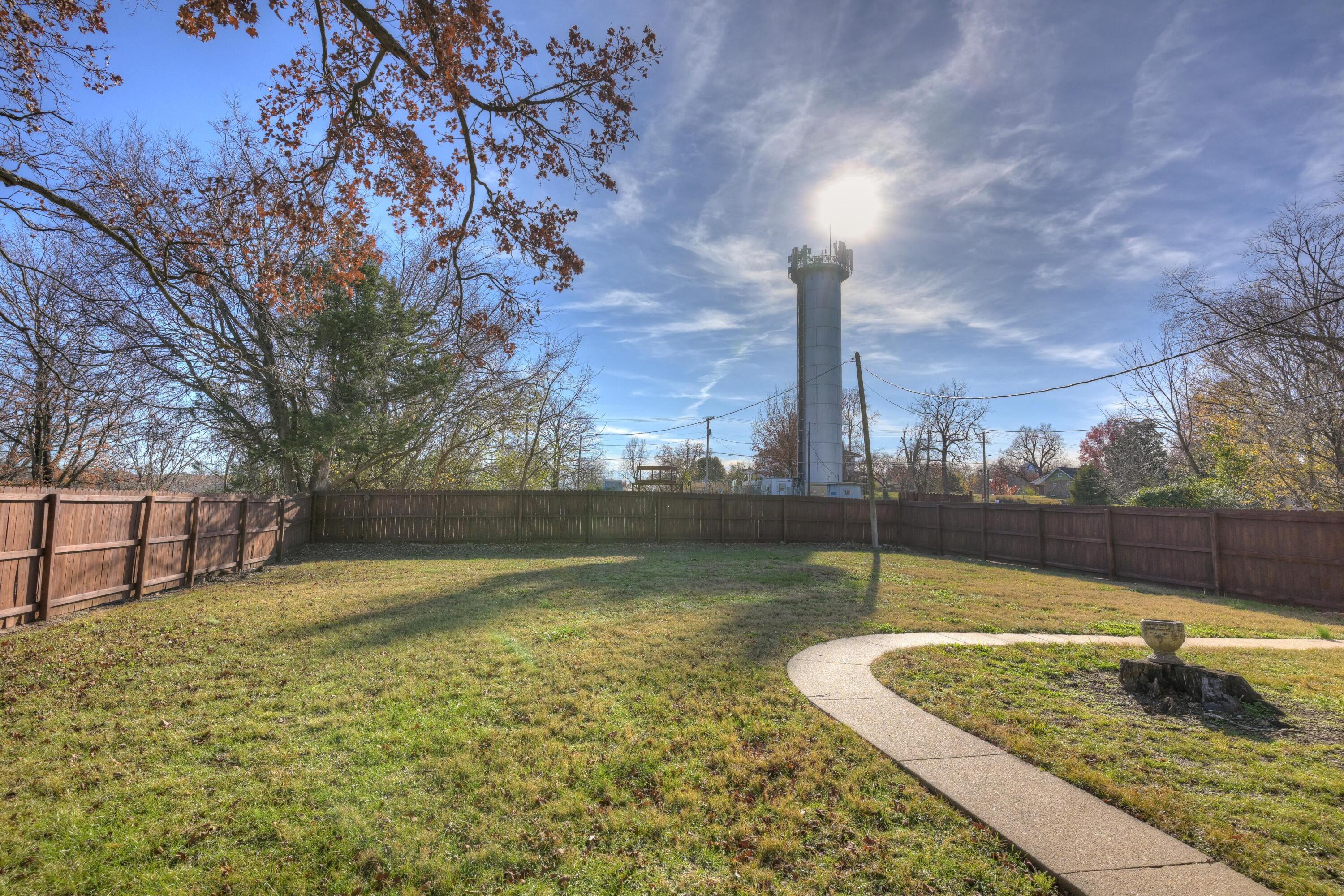 215 East Mckinney Street Property Photo 46