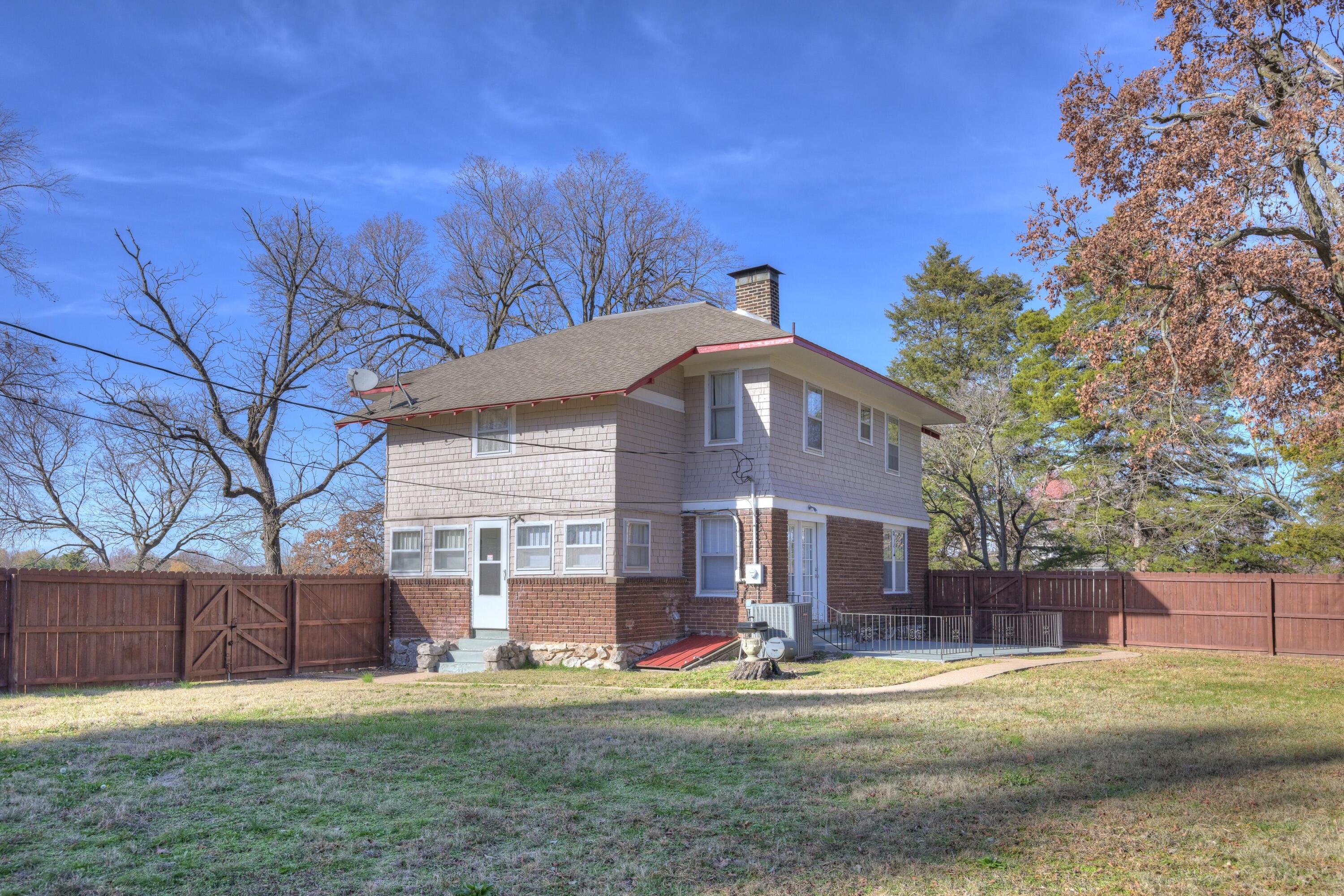 215 East Mckinney Street Property Photo 49