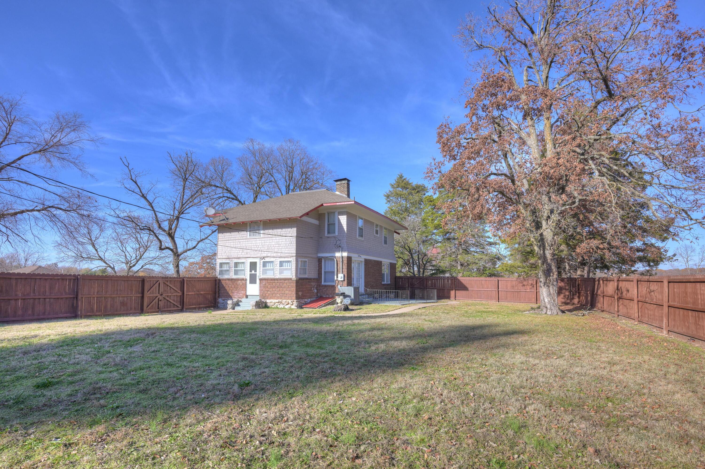 215 East Mckinney Street Property Photo 50