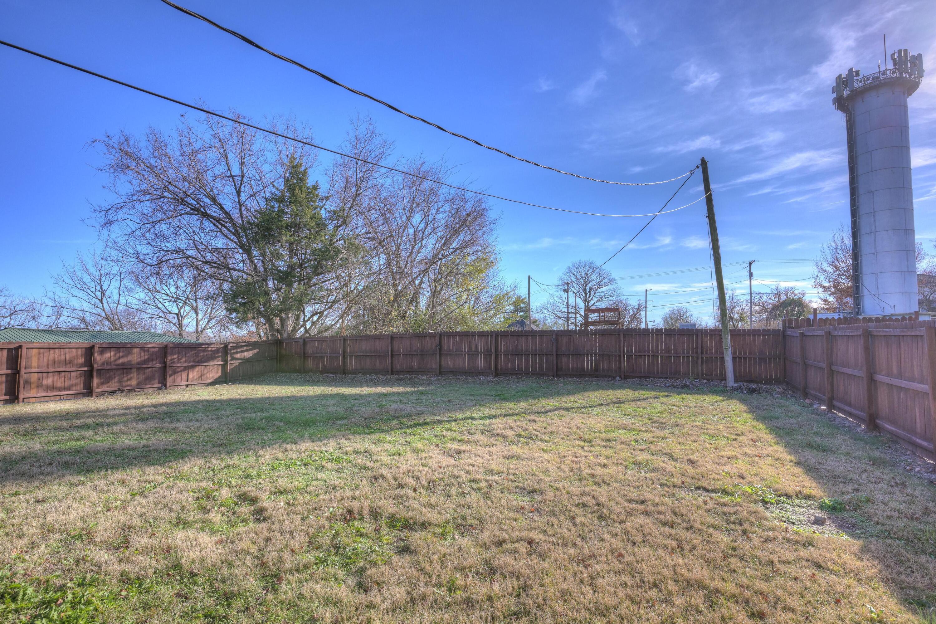 215 East Mckinney Street Property Photo 52