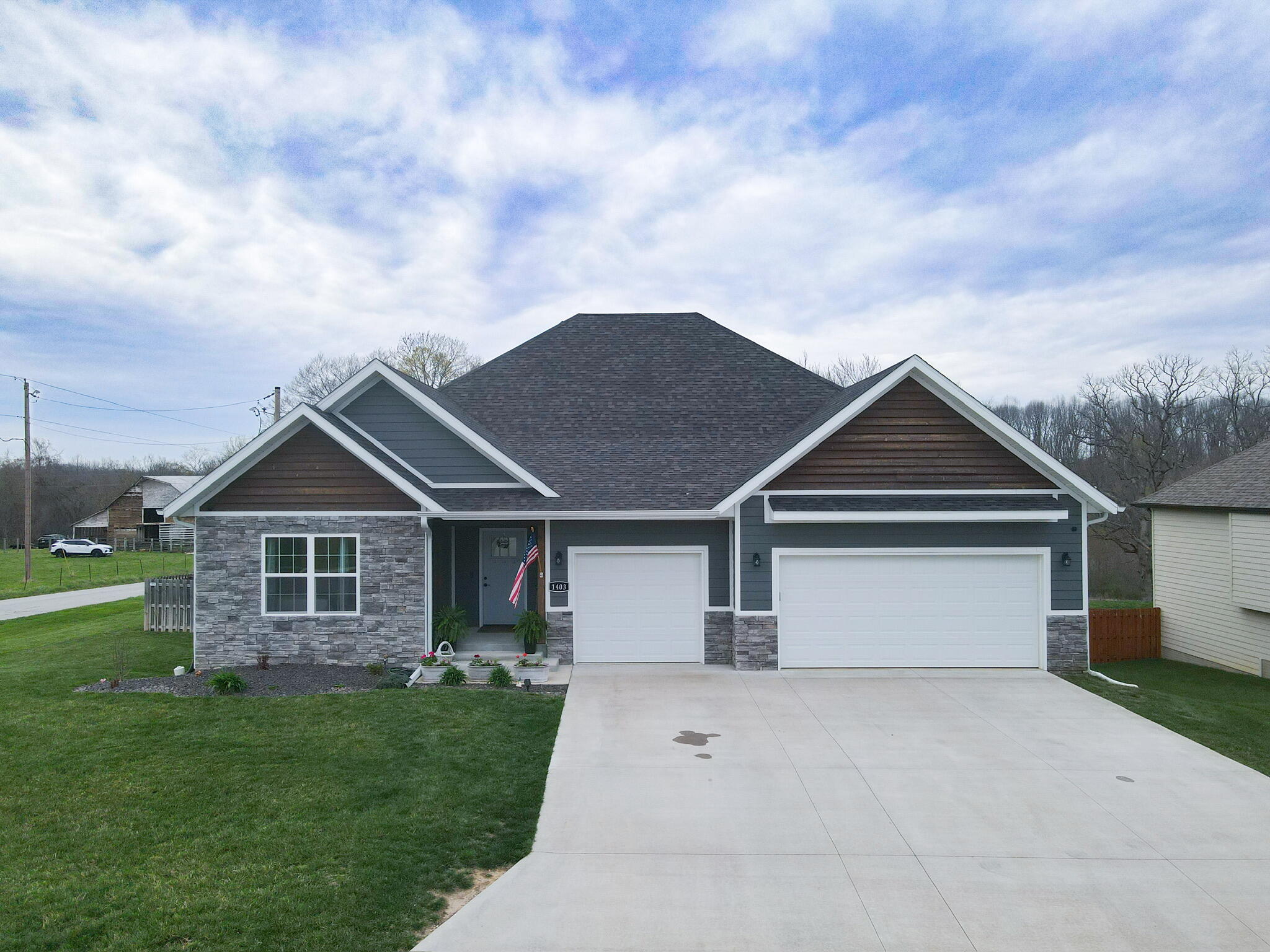 1403 East Hayloft Drive Property Photo 1