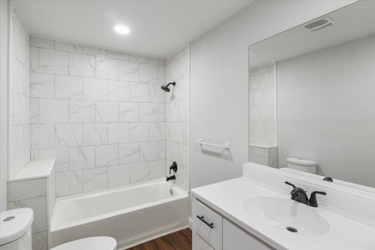 117 West Madison Street Property Photo 12