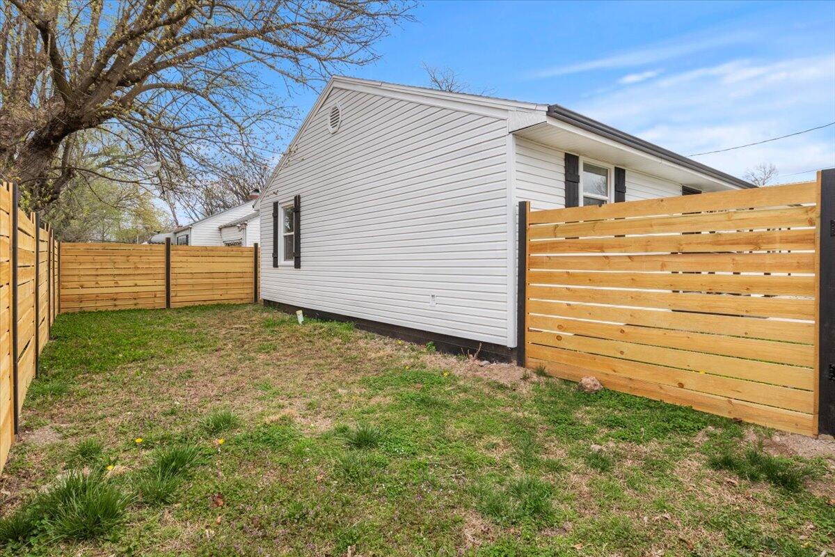 117 West Madison Street Property Photo 25