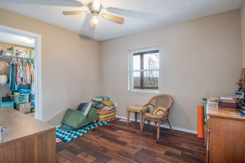 27 Crestview Street Property Photo 15