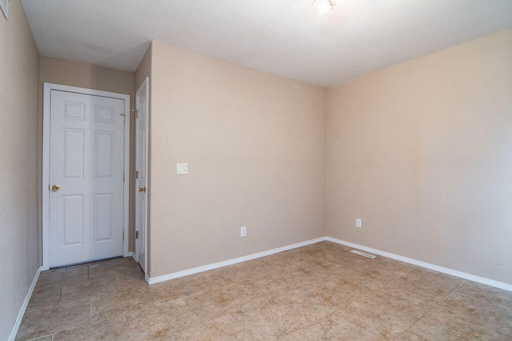 27 Crestview Street Property Photo 19