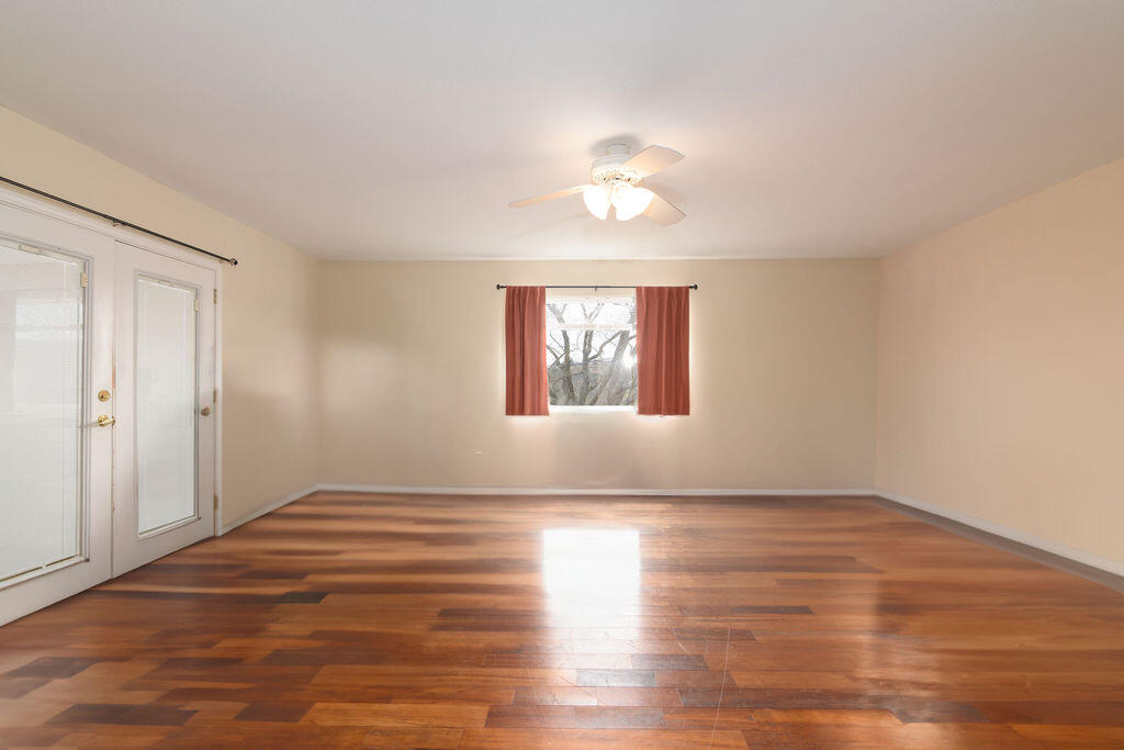 27 Crestview Street Property Photo 24