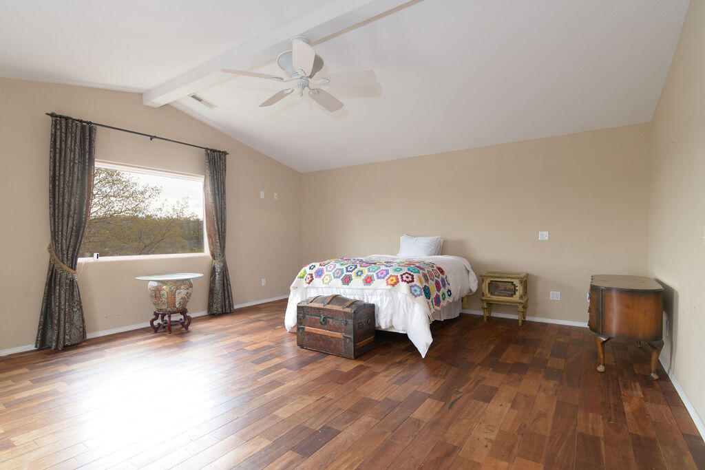 27 Crestview Street Property Photo 26