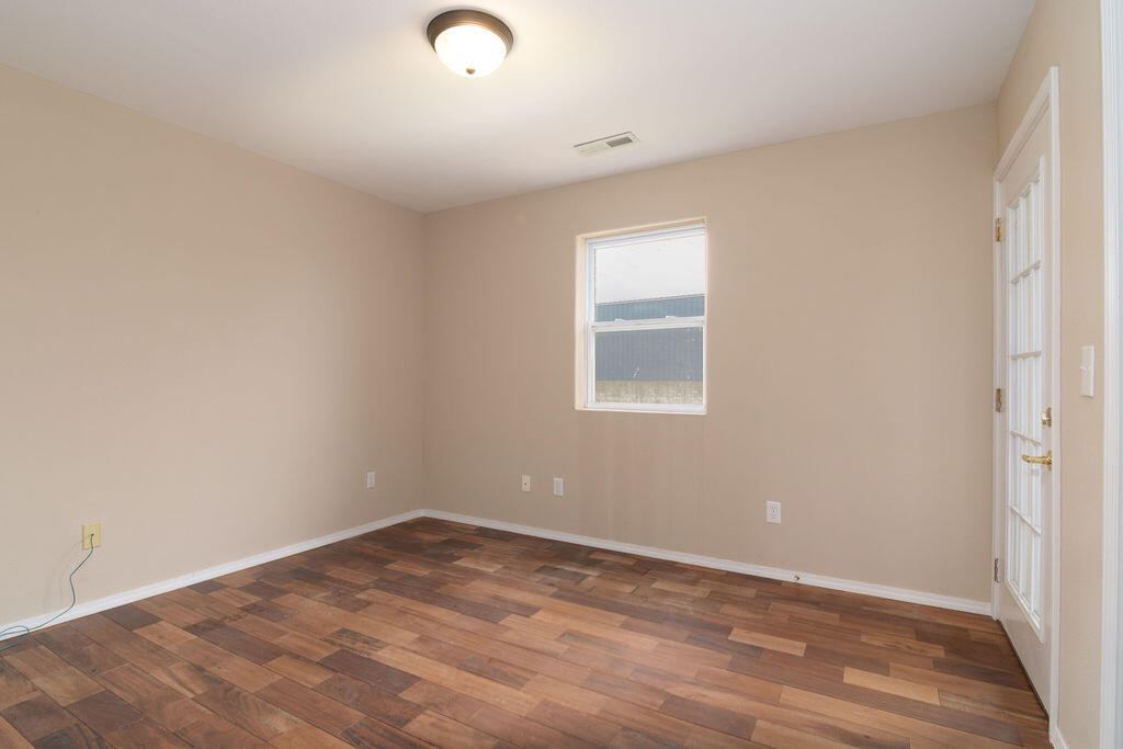27 Crestview Street Property Photo 32