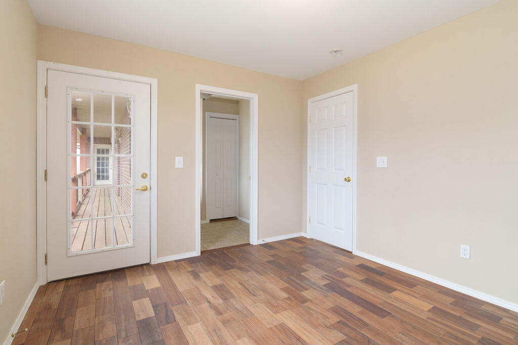 27 Crestview Street Property Photo 33