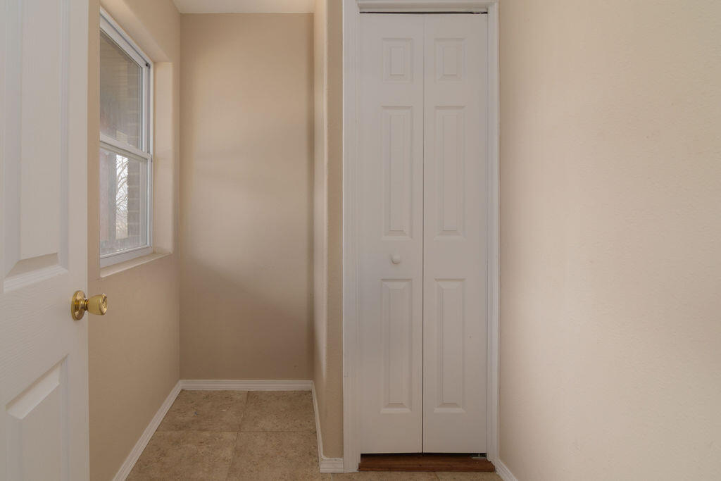 27 Crestview Street Property Photo 34