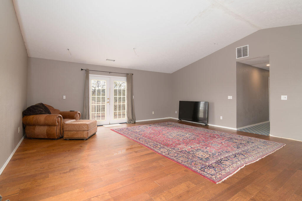 27 Crestview Street Property Photo 39
