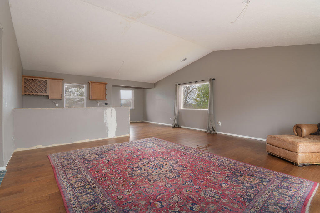 27 Crestview Street Property Photo 40