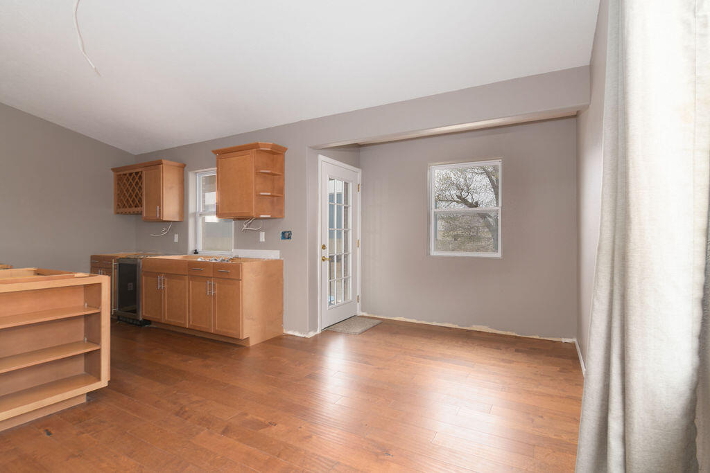 27 Crestview Street Property Photo 44