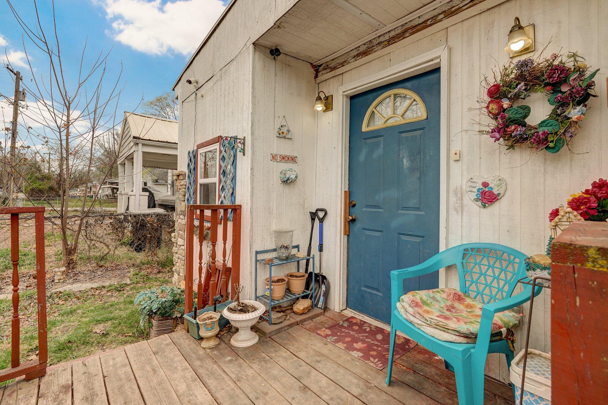 1944 West Thoman Street Property Photo 3
