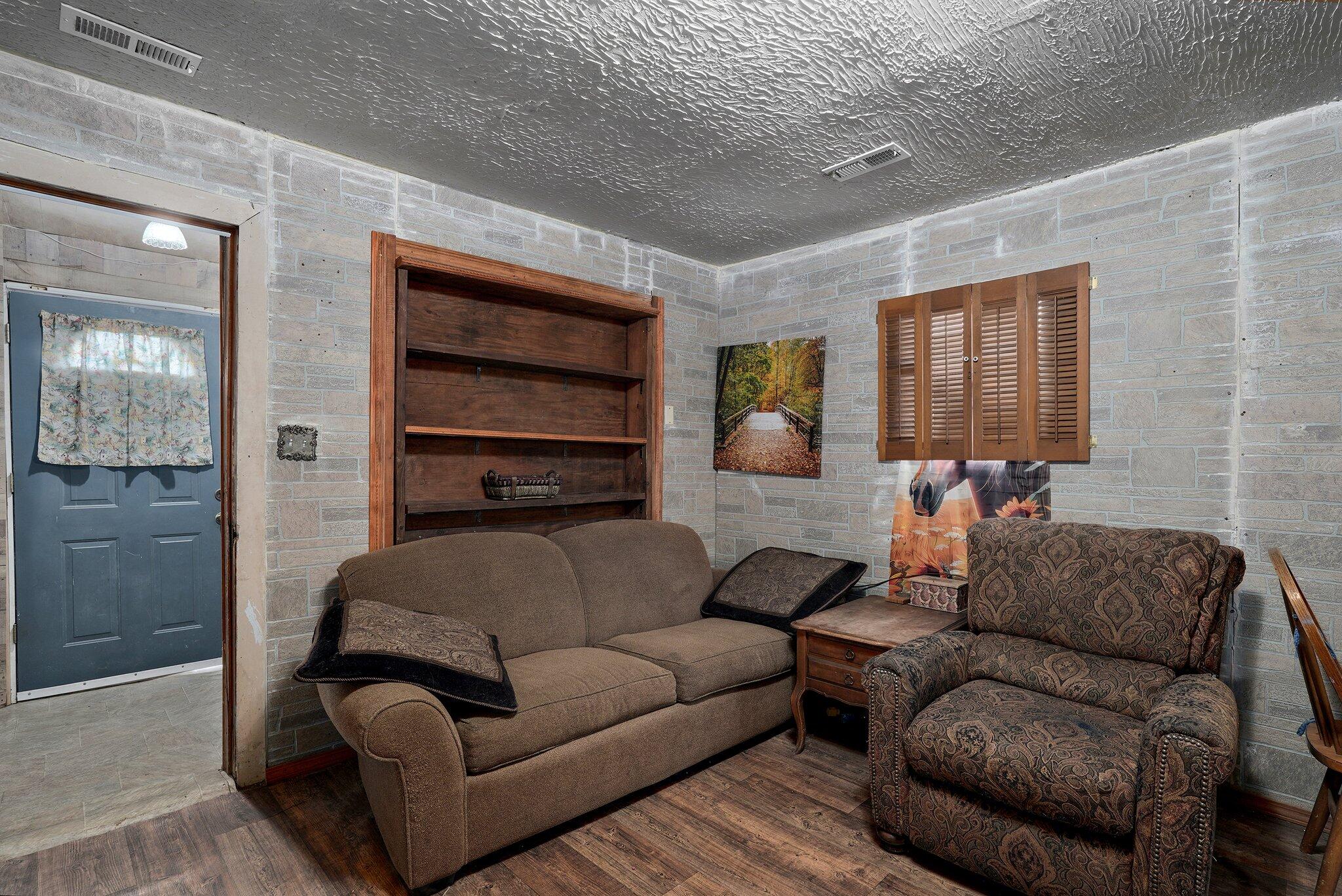 1944 West Thoman Street Property Photo 6