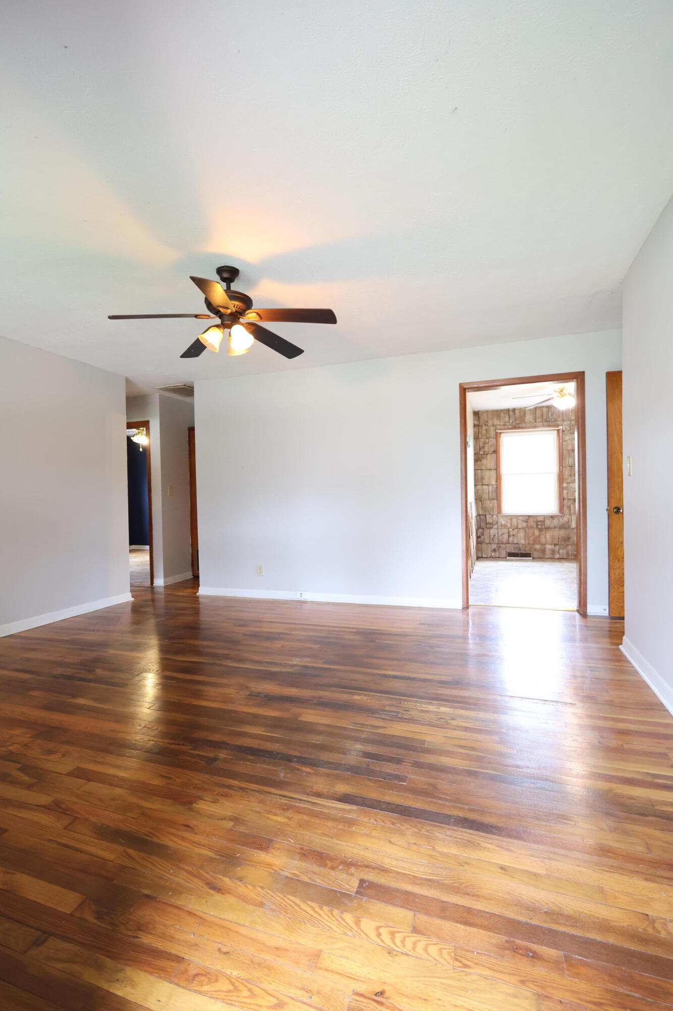 1927 South Weaver Avenue Property Photo 5