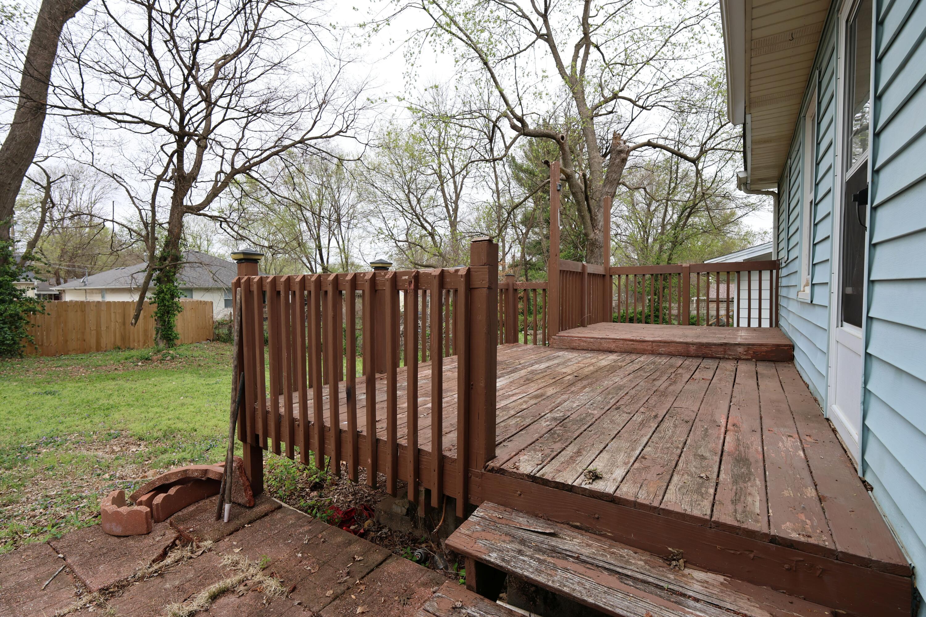 1927 South Weaver Avenue Property Photo 25